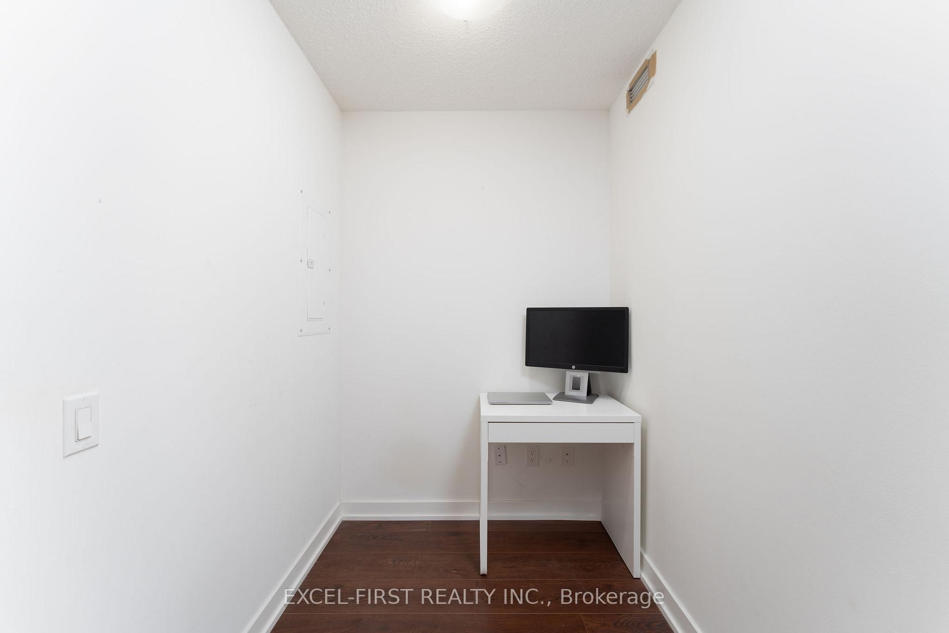 Photo 13 of Unit 903, 121 Mcmahon Drive E, North York, Bayview Village — HOMEH