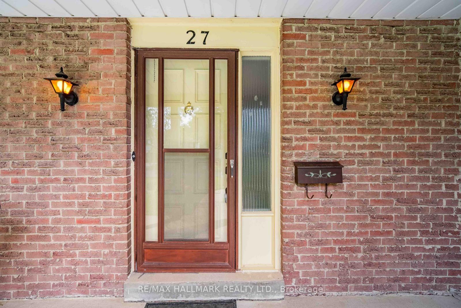 Photo 7 of 27 Sir Gawaine Place, Markham, Markham Village — HOMEH