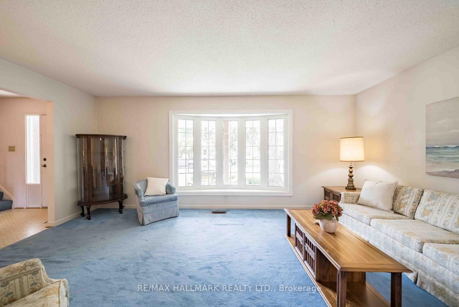 Photo 11 of 27 Sir Gawaine Place, Markham, Markham Village — HOMEH