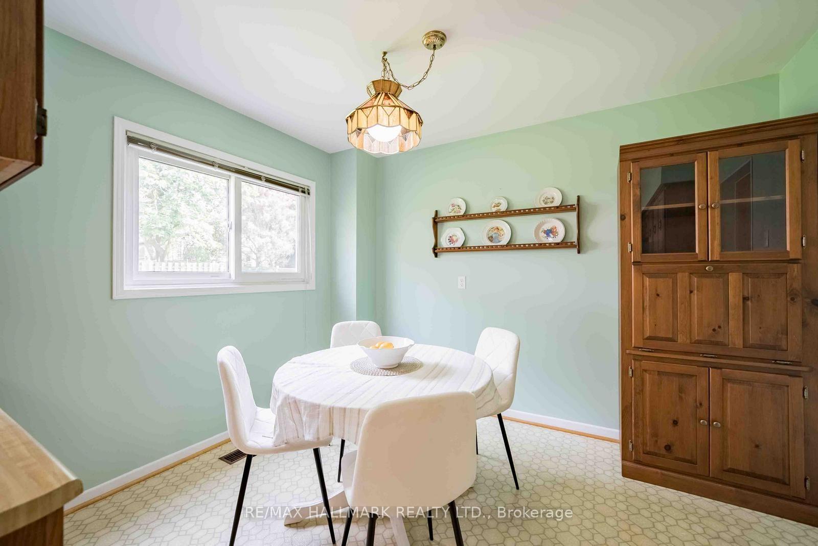 Photo 13 of 27 Sir Gawaine Place, Markham, Markham Village — HOMEH