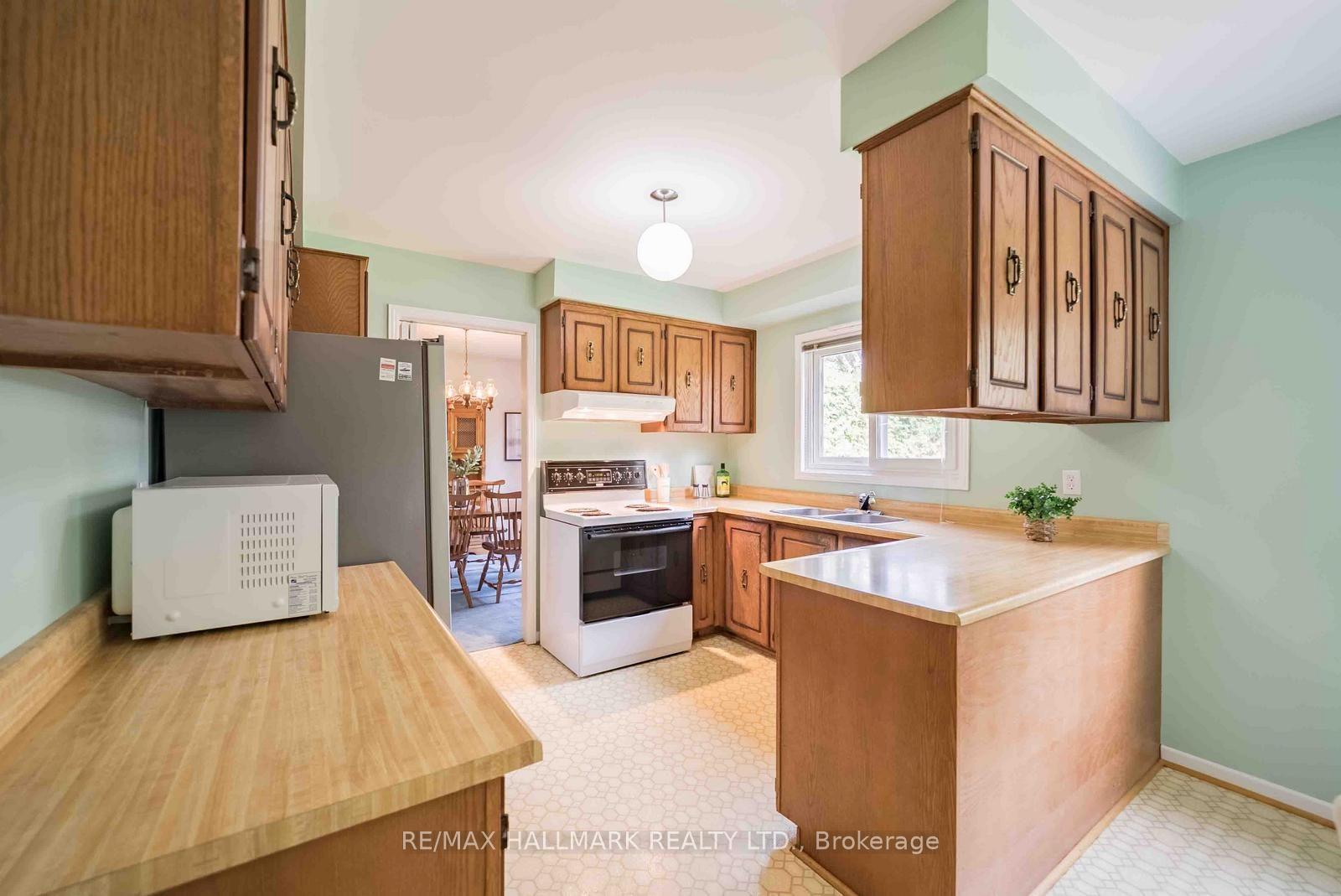 Photo 15 of 27 Sir Gawaine Place, Markham, Markham Village — HOMEH