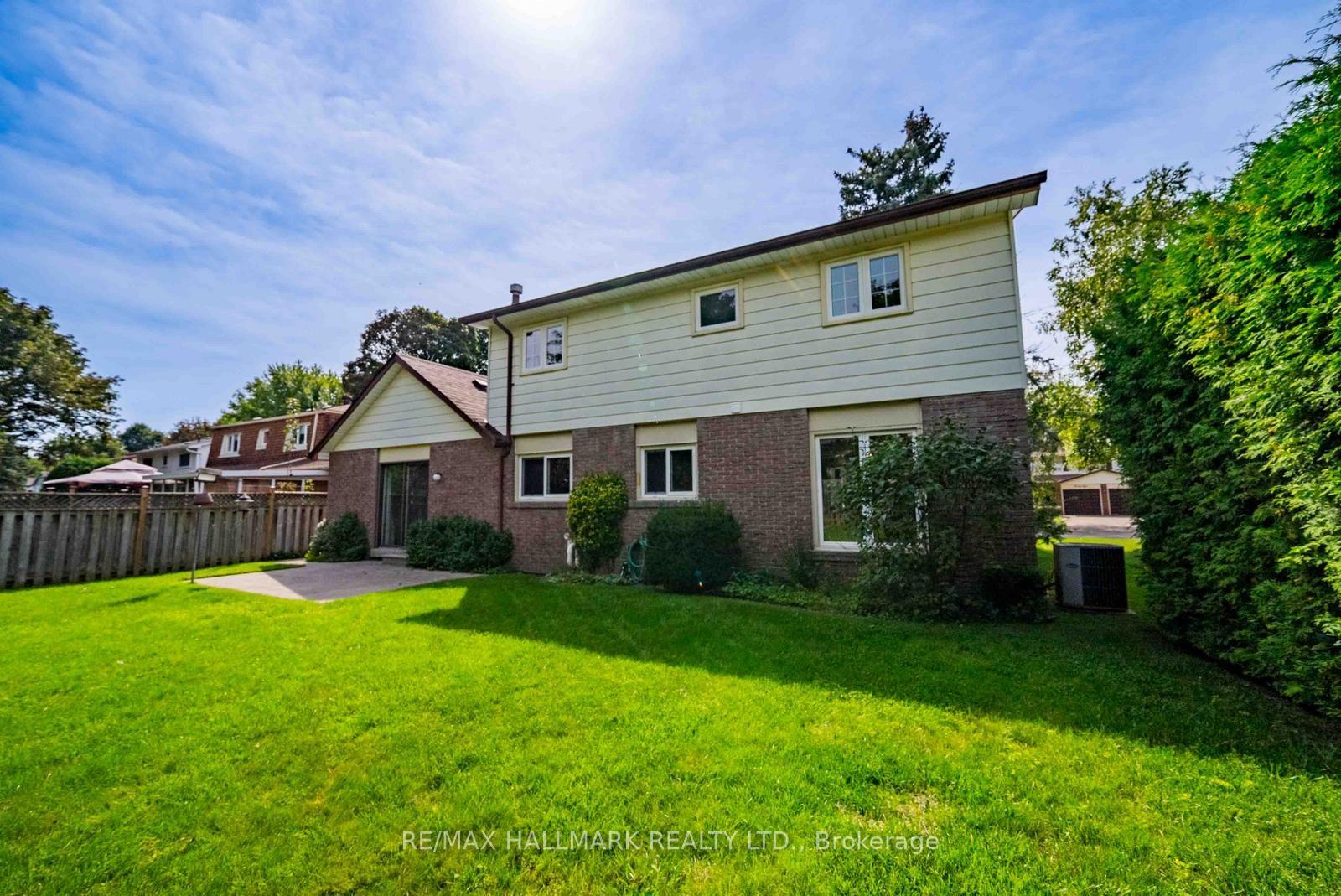 Photo 33 of 27 Sir Gawaine Place, Markham, Markham Village — HOMEH