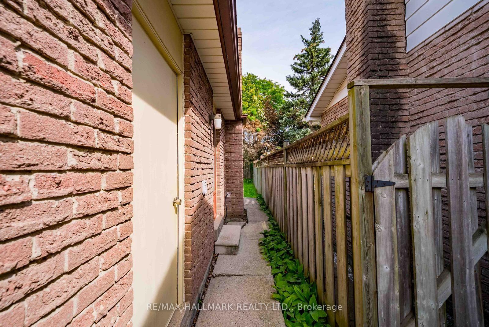 Photo 37 of 27 Sir Gawaine Place, Markham, Markham Village — HOMEH