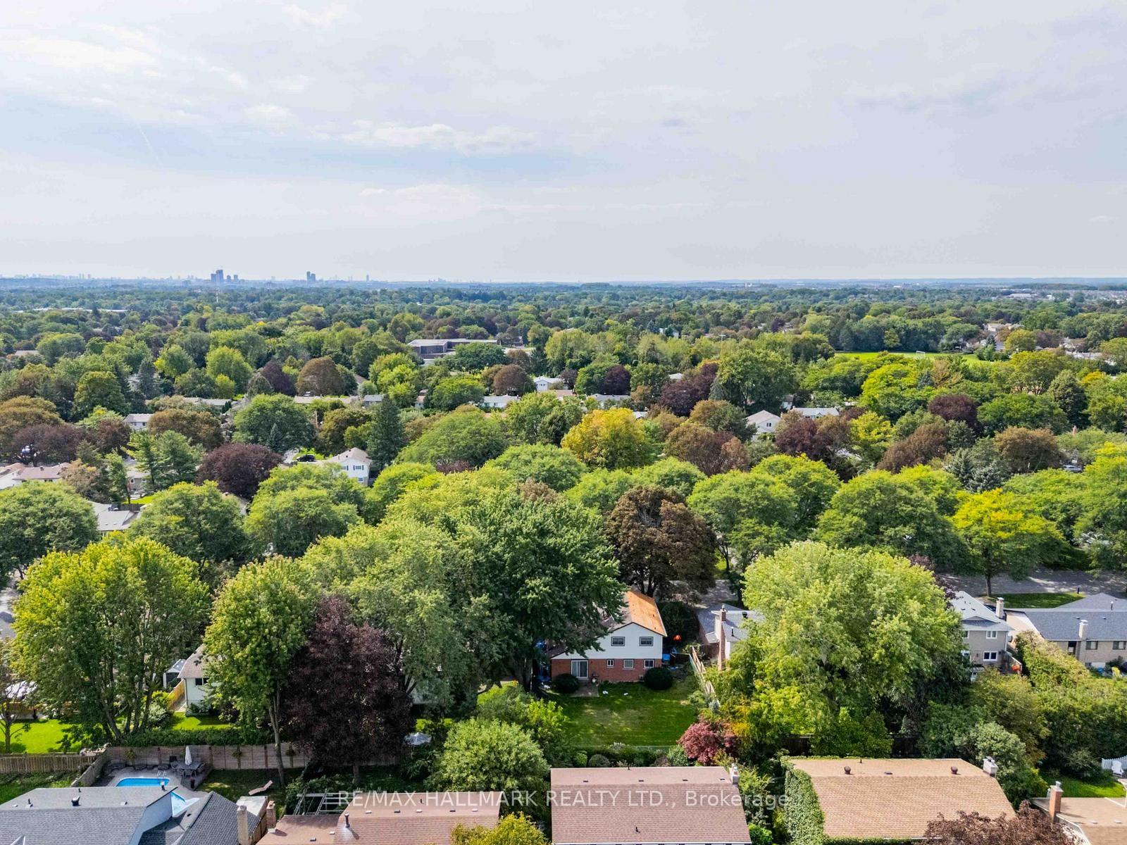 Photo 40 of 27 Sir Gawaine Place, Markham, Markham Village — HOMEH