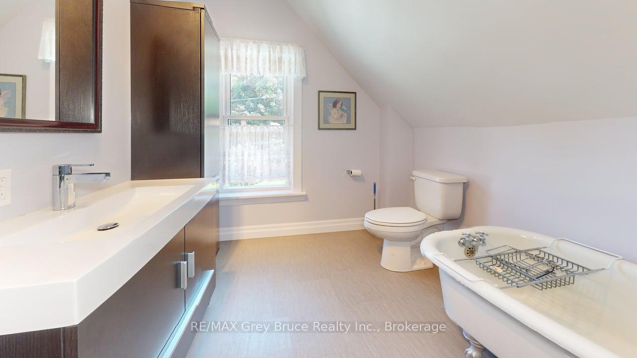 Photo 10 of 53 3rd Street S, Arran-Elderslie — HOMEH