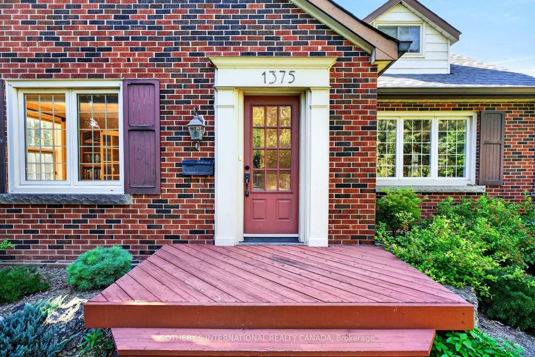 Photo 2 of 1375 Caroline Street, Burlington, Brant — HOMEH