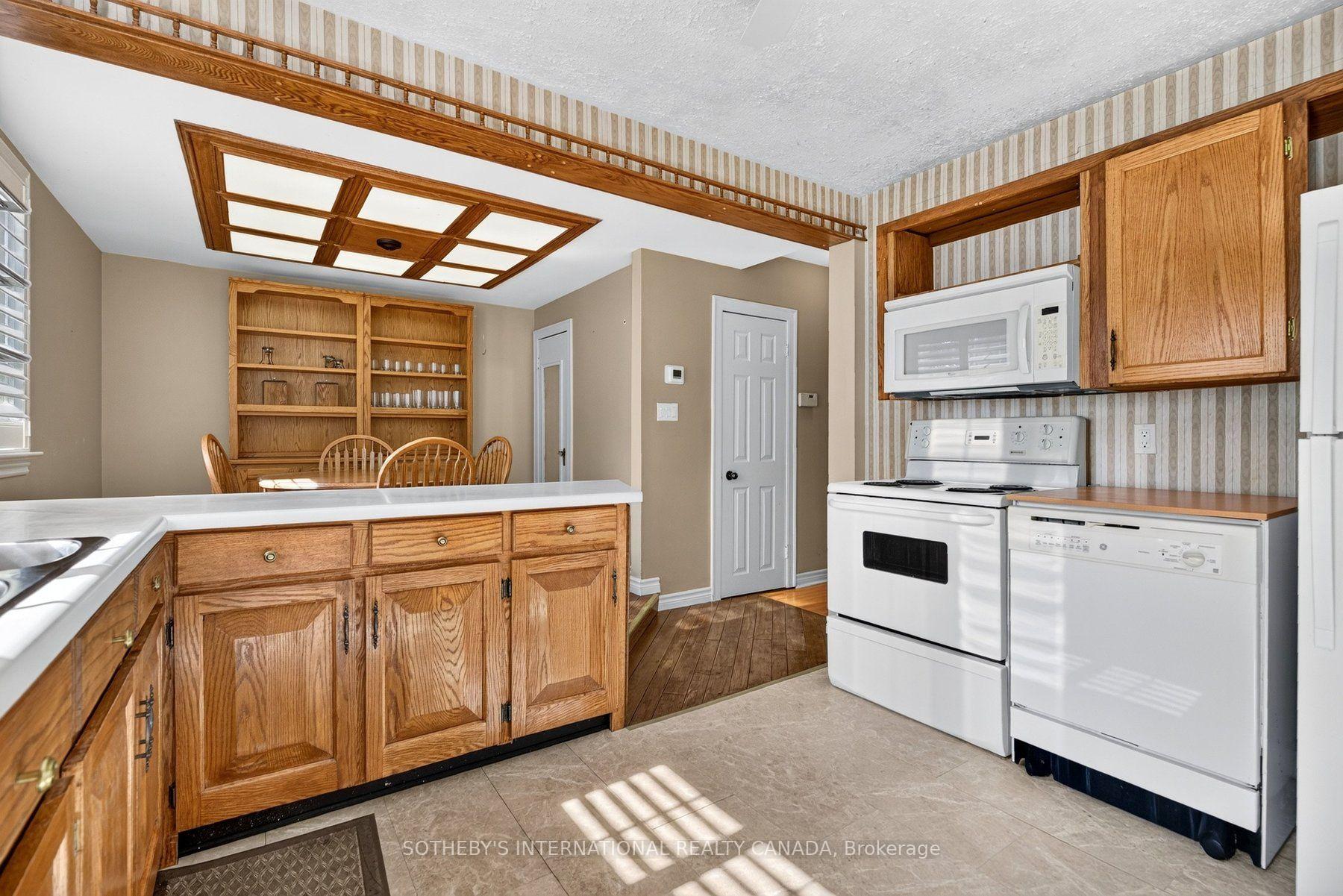 Photo 4 of 1375 Caroline Street, Burlington, Brant — HOMEH