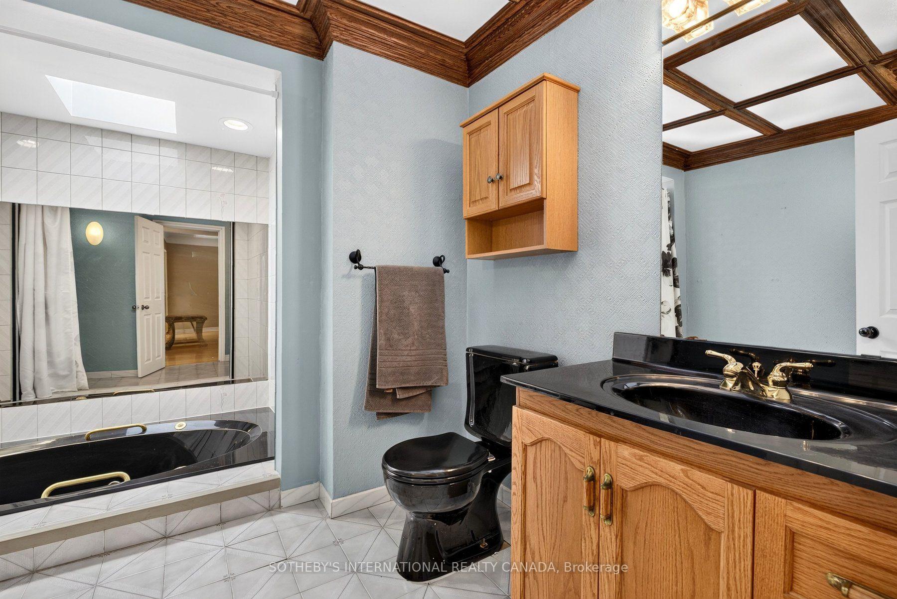Photo 11 of 1375 Caroline Street, Burlington, Brant — HOMEH