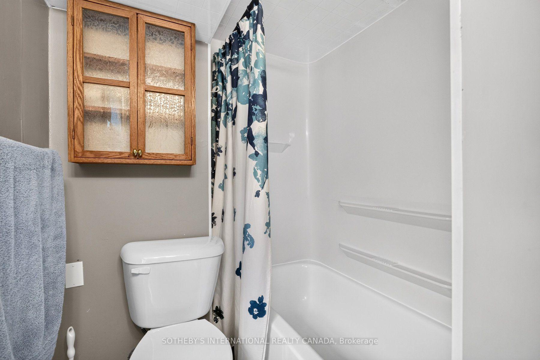 Photo 15 of 1375 Caroline Street, Burlington, Brant — HOMEH