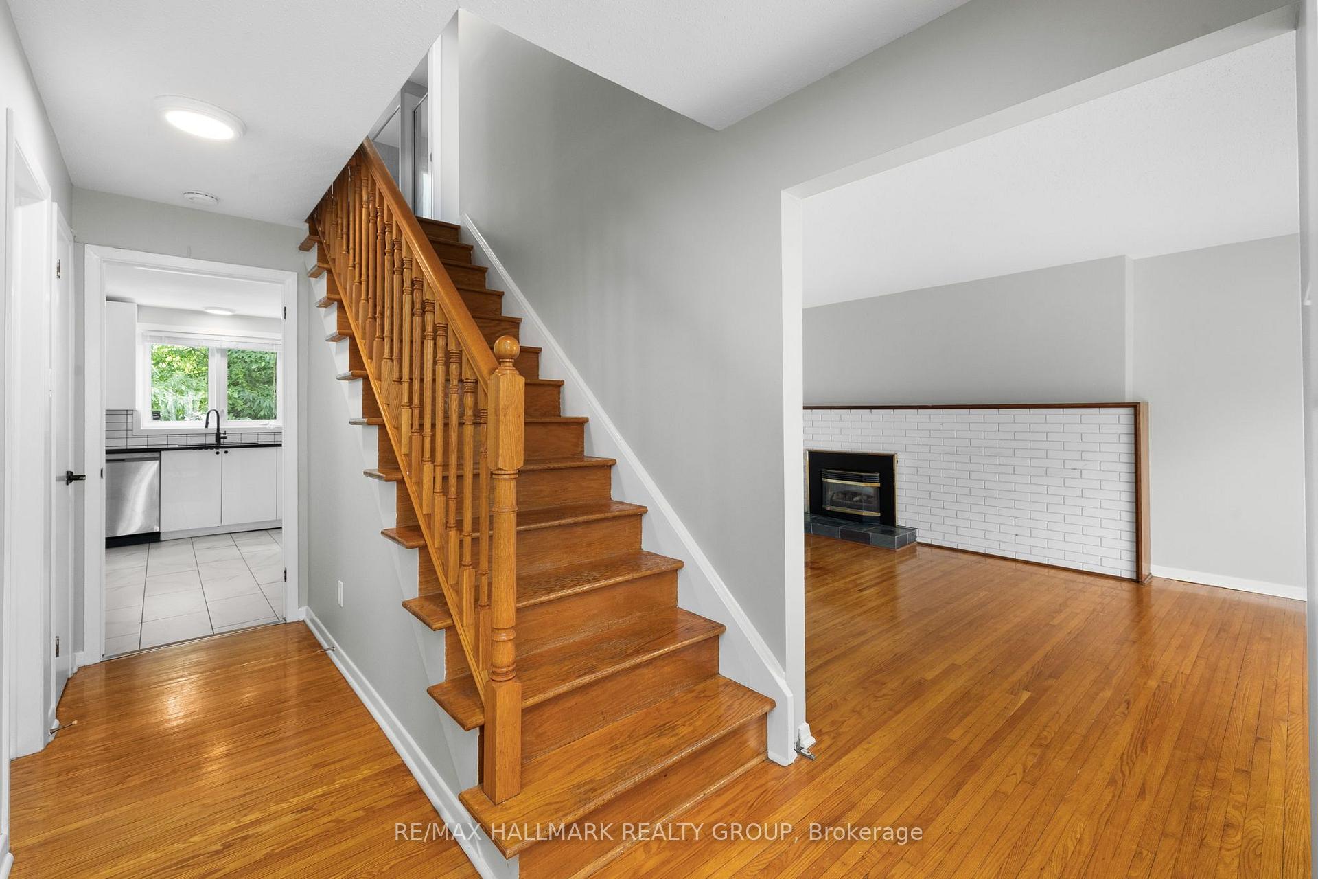 Photo 4 of 84 Chesterton Drive, Ottawa, Borden Farm/Stewart Farm/Carleton Heights/Parkwood Hills — HOMEH