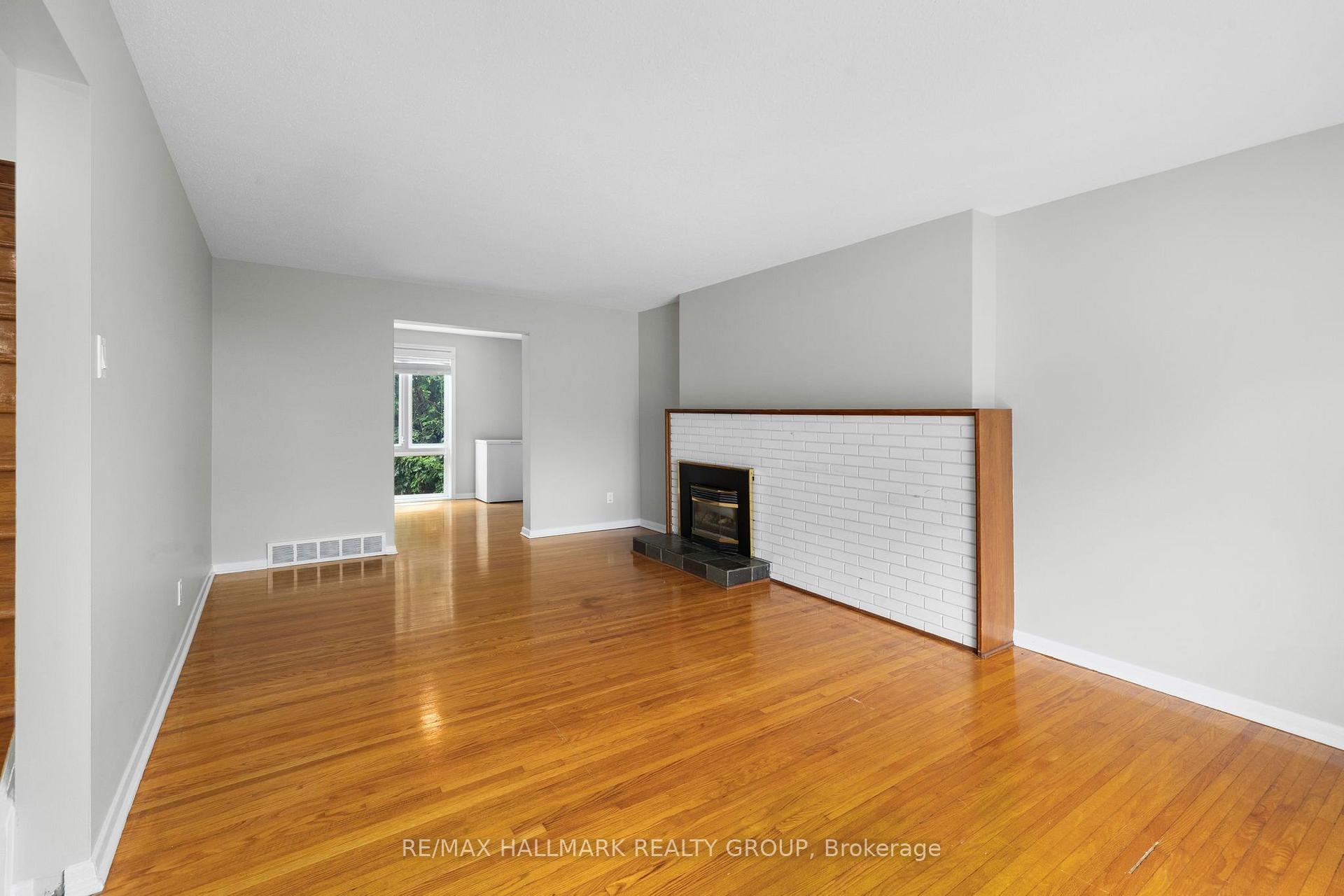 Photo 5 of 84 Chesterton Drive, Ottawa, Borden Farm/Stewart Farm/Carleton Heights/Parkwood Hills — HOMEH