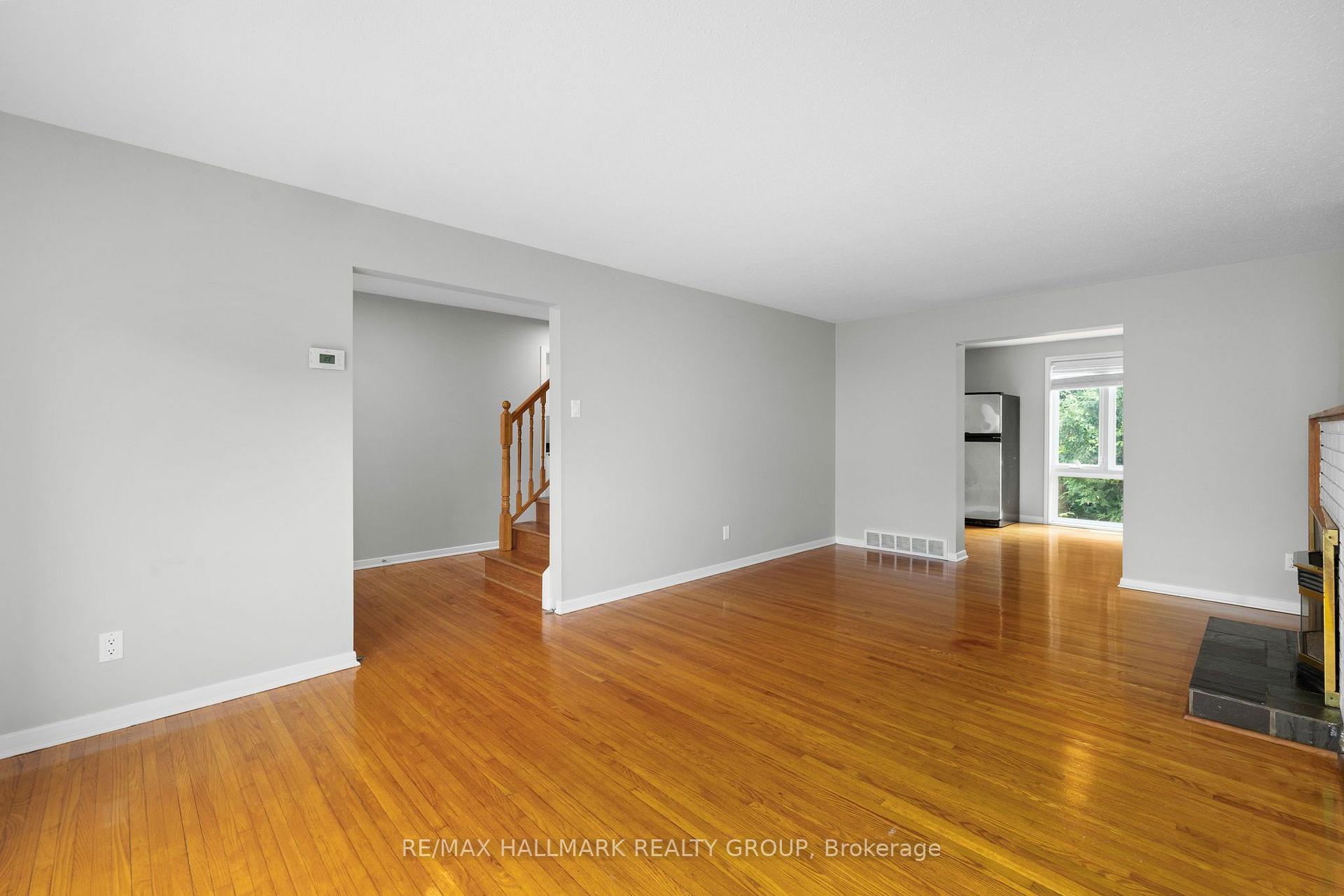 Photo 6 of 84 Chesterton Drive, Ottawa, Borden Farm/Stewart Farm/Carleton Heights/Parkwood Hills — HOMEH