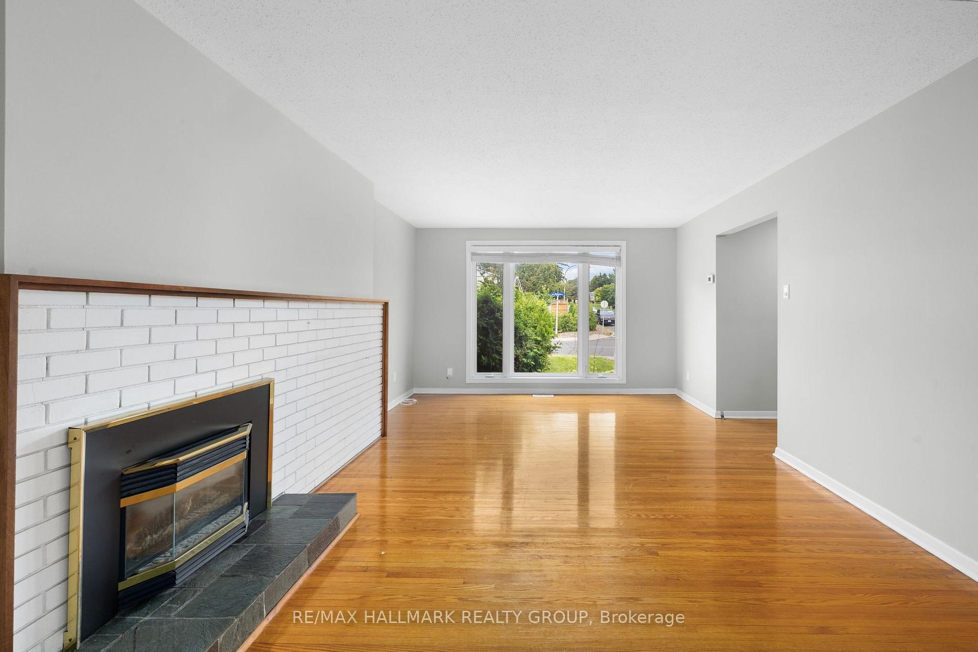 Photo 7 of 84 Chesterton Drive, Ottawa, Borden Farm/Stewart Farm/Carleton Heights/Parkwood Hills — HOMEH
