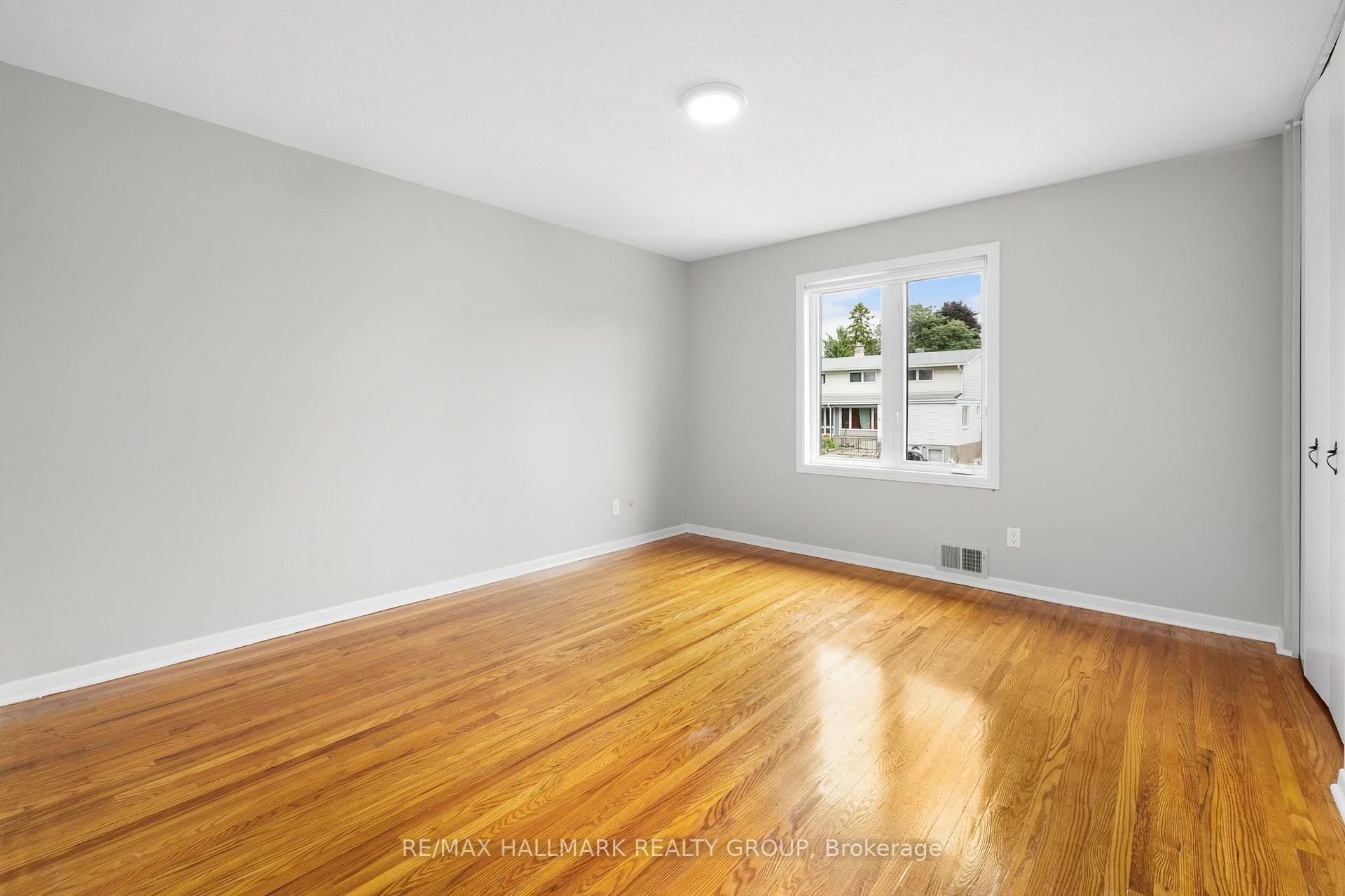 Photo 18 of 84 Chesterton Drive, Ottawa, Borden Farm/Stewart Farm/Carleton Heights/Parkwood Hills — HOMEH