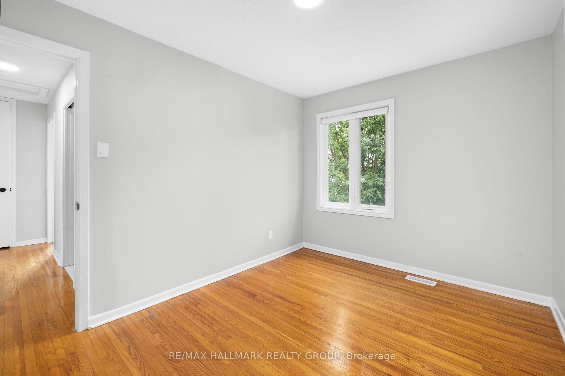 Photo 21 of 84 Chesterton Drive, Ottawa, Borden Farm/Stewart Farm/Carleton Heights/Parkwood Hills — HOMEH