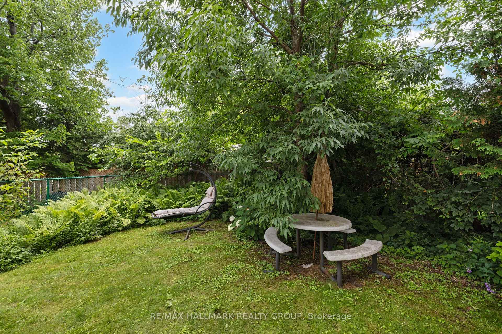 Photo 37 of 84 Chesterton Drive, Ottawa, Borden Farm/Stewart Farm/Carleton Heights/Parkwood Hills — HOMEH