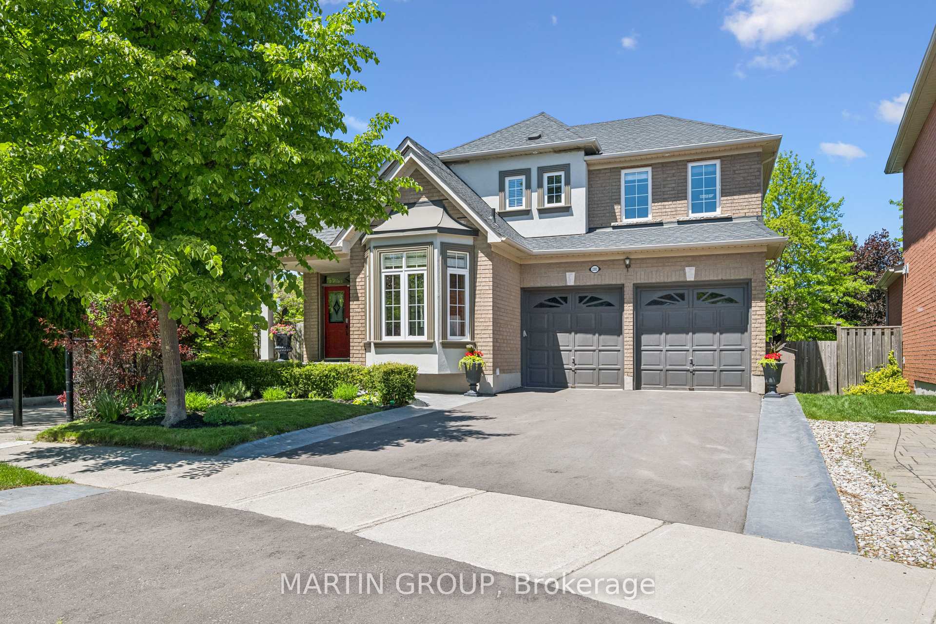 Photo 4 of 2283 Briargrove Circle, Oakville, Westmount — HOMEH