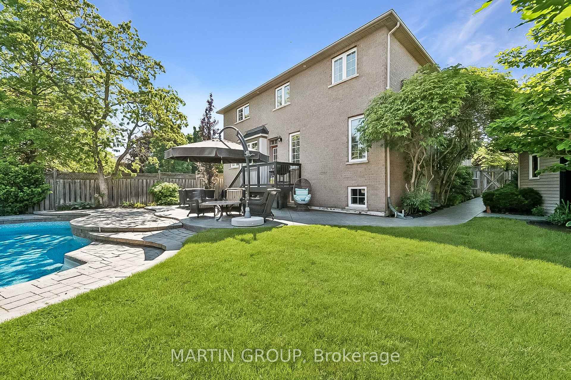 Photo 8 of 2283 Briargrove Circle, Oakville, Westmount — HOMEH