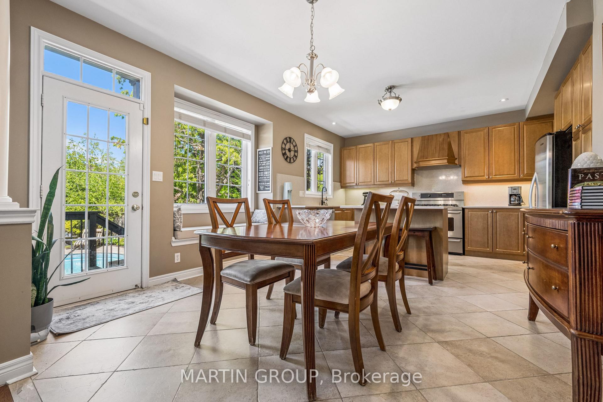 Photo 15 of 2283 Briargrove Circle, Oakville, Westmount — HOMEH