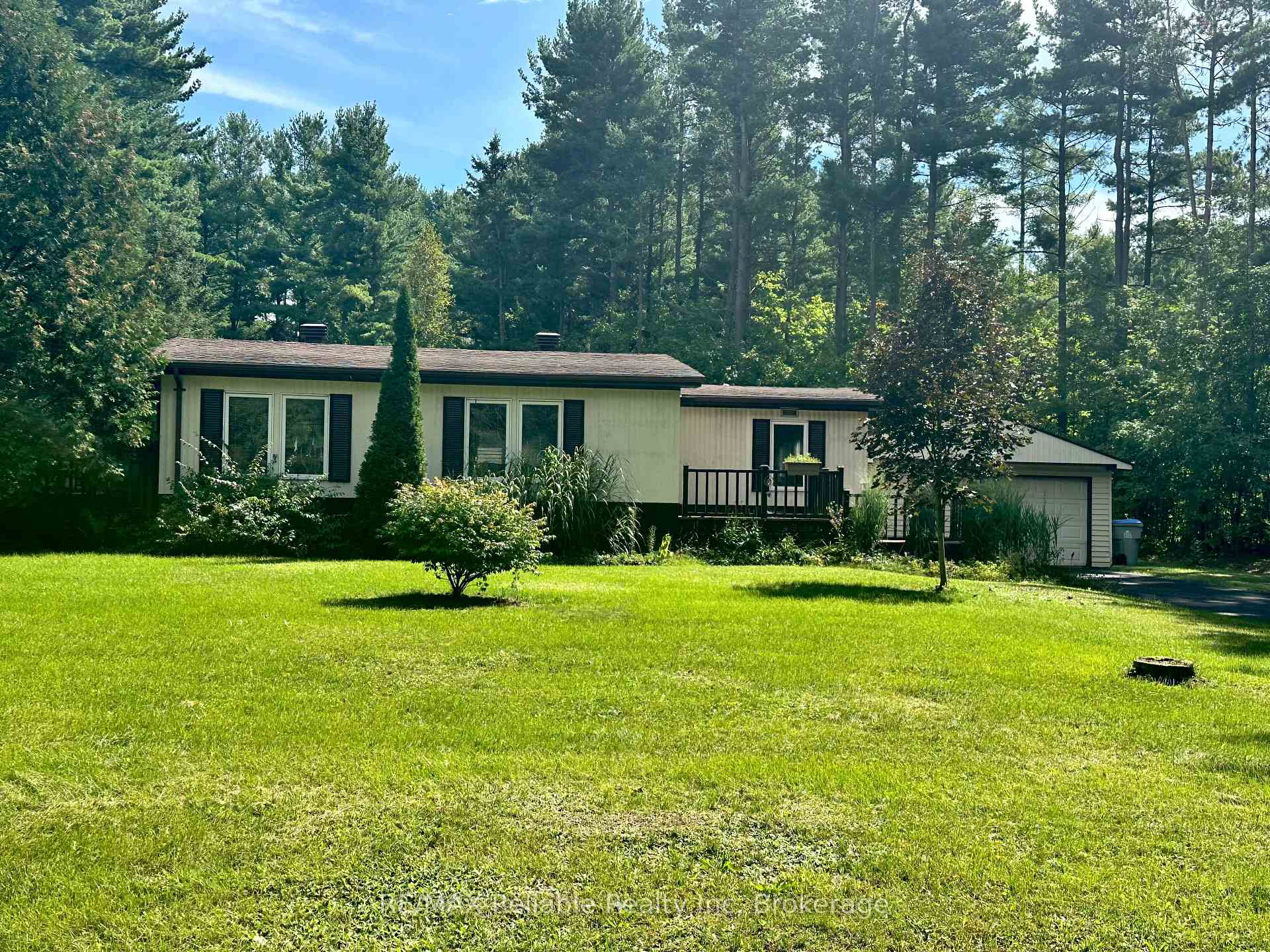 Photo 4 of 118 Tamarack Drive, Central Huron, Goderich — HOMEH
