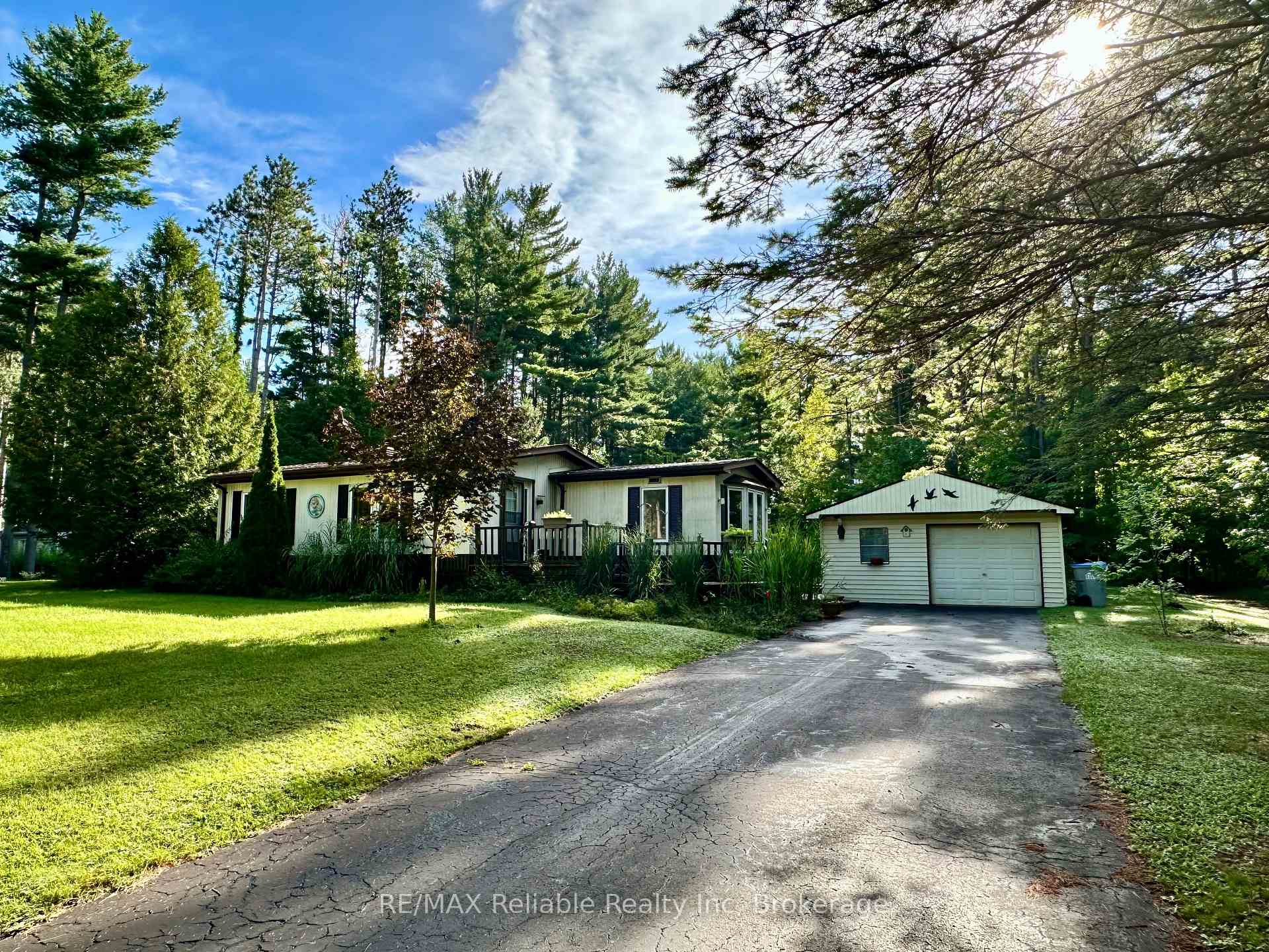 Photo 8 of 118 Tamarack Drive, Central Huron, Goderich — HOMEH