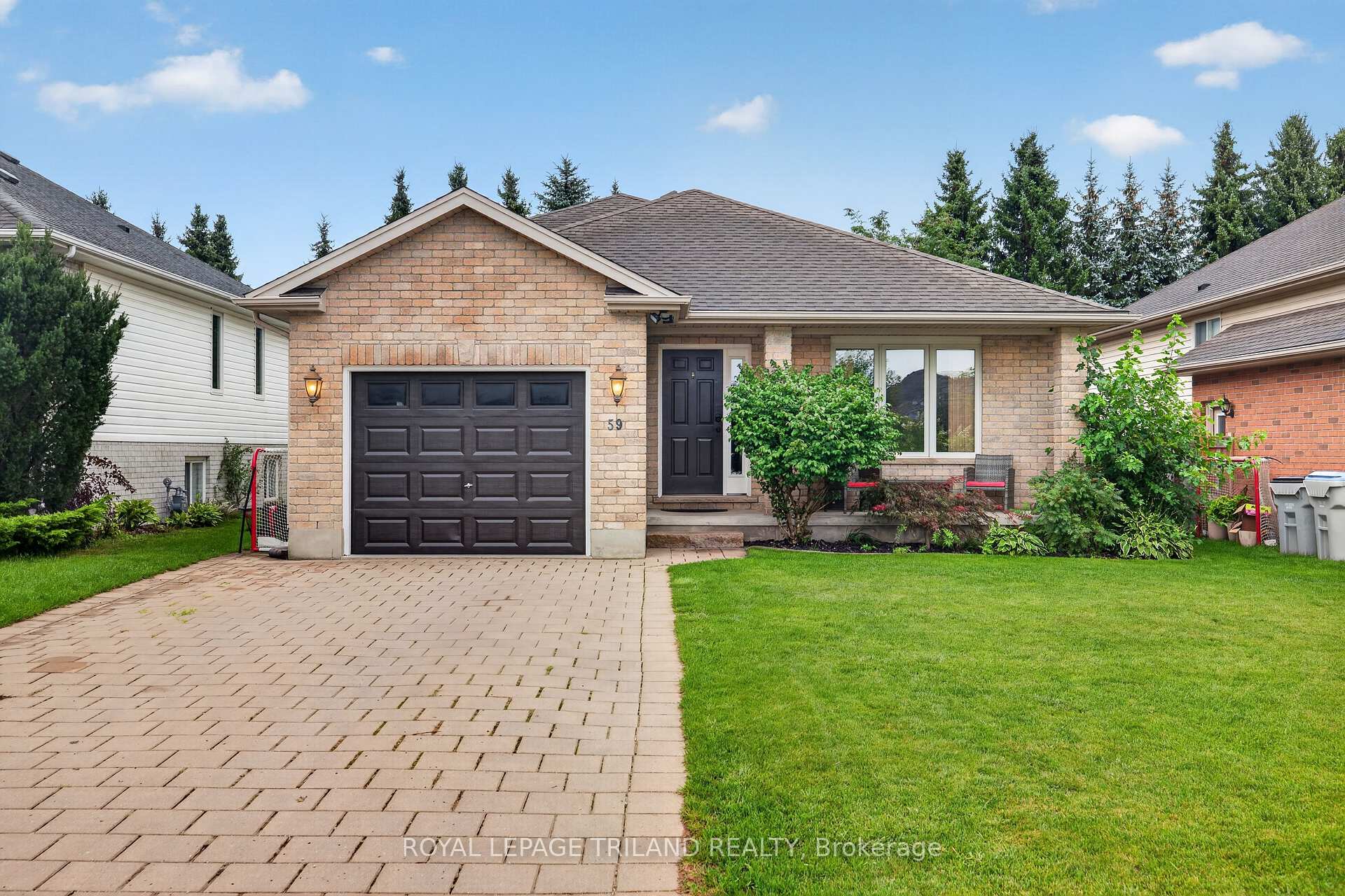 Photo 2 of 59 Queensway Drive, Strathroy-Caradoc, SE — HOMEH