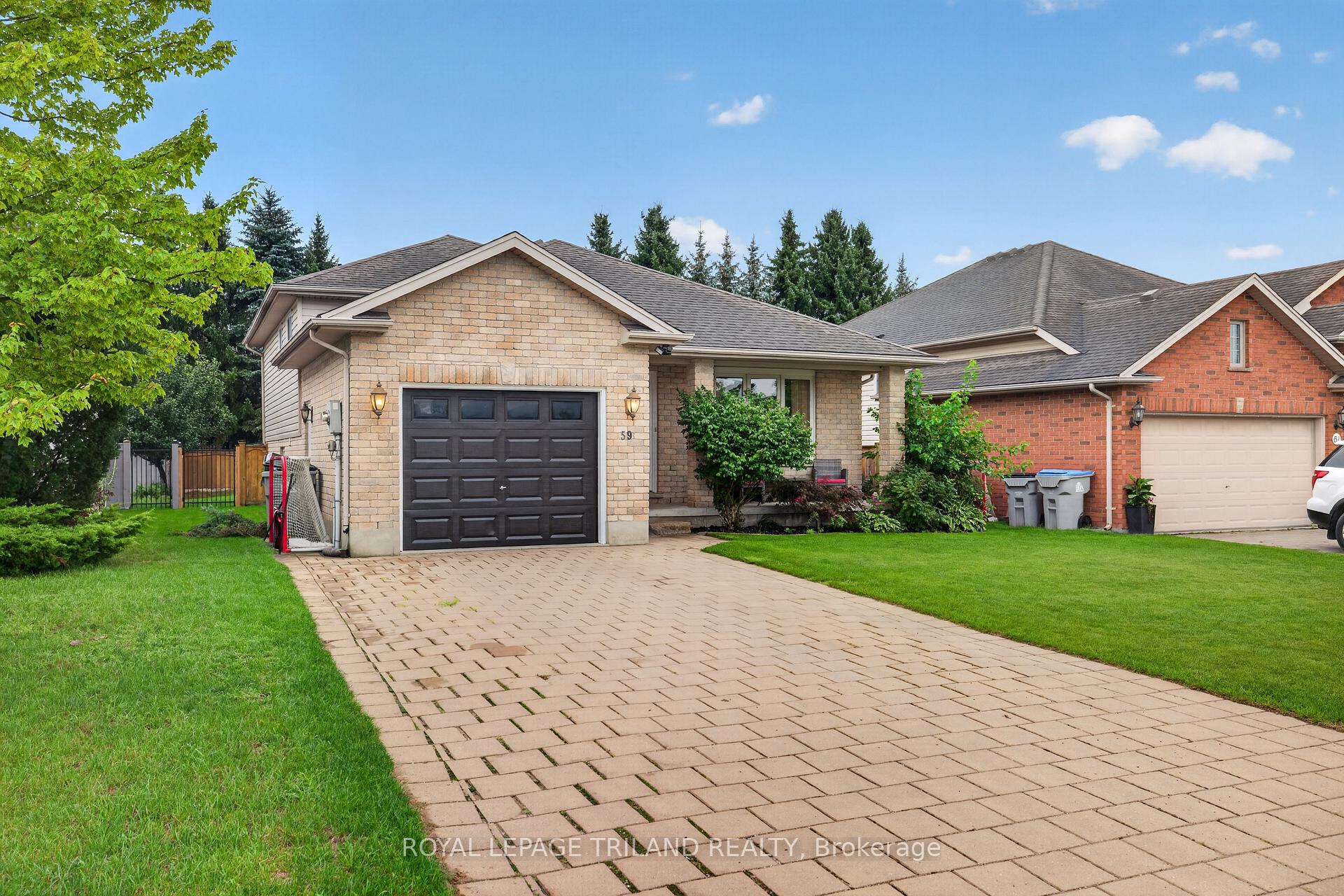 Photo 3 of 59 Queensway Drive, Strathroy-Caradoc, SE — HOMEH