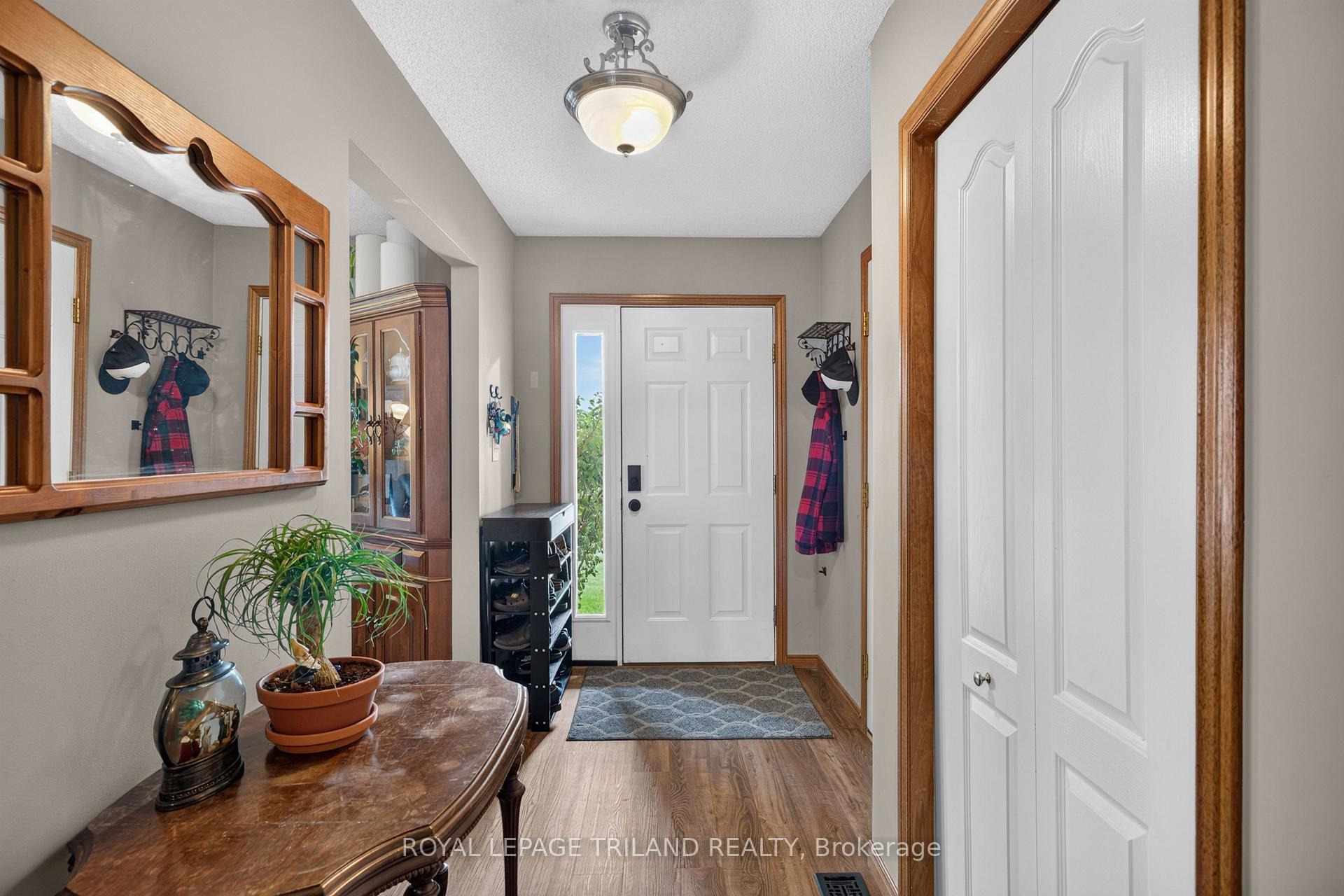 Photo 7 of 59 Queensway Drive, Strathroy-Caradoc, SE — HOMEH