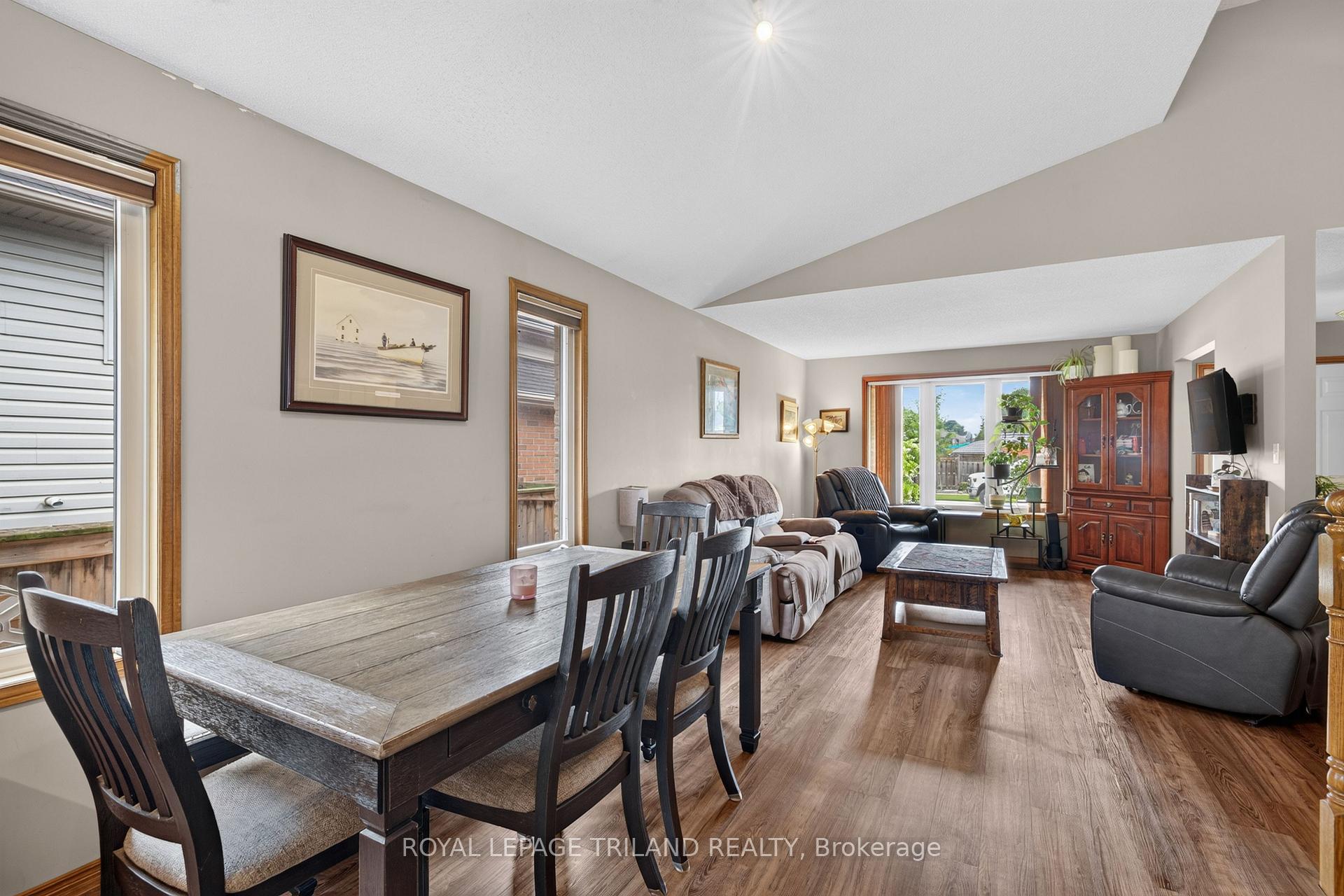 Photo 13 of 59 Queensway Drive, Strathroy-Caradoc, SE — HOMEH