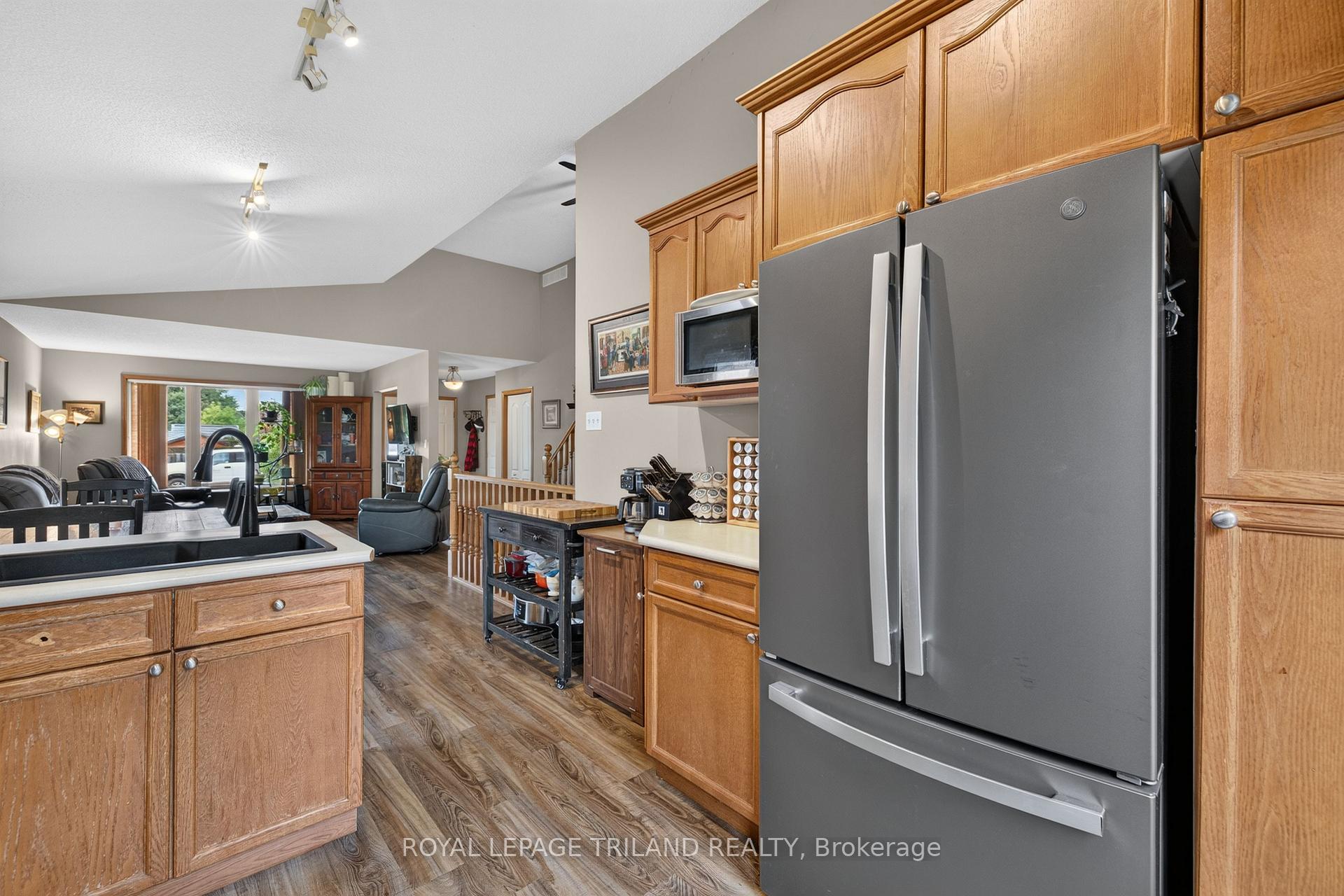 Photo 15 of 59 Queensway Drive, Strathroy-Caradoc, SE — HOMEH