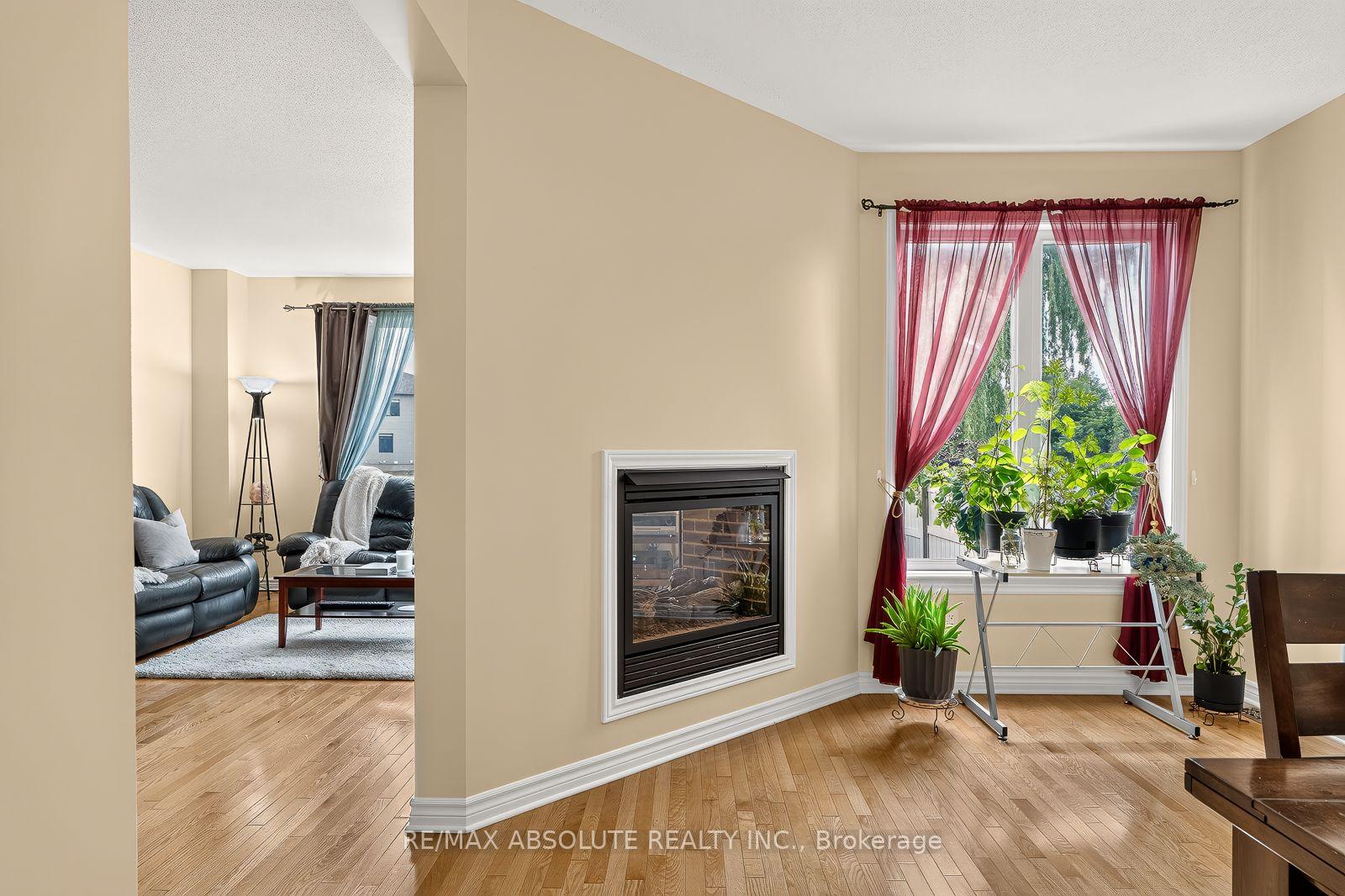 Photo 11 of 1070 Northgraves Crescent, Ottawa, Kanata - Emerald Meadows/Trailwest — HOMEH