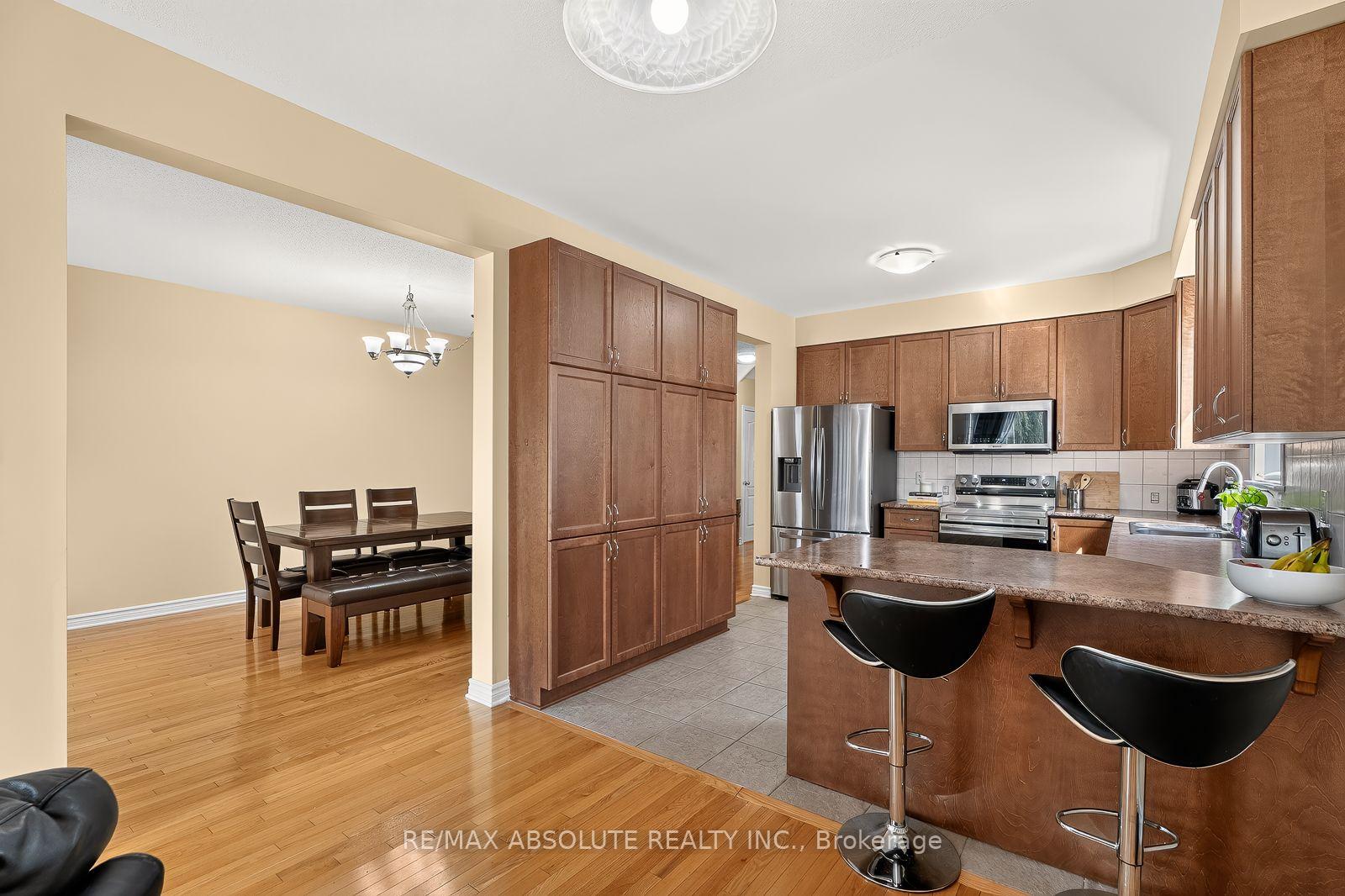 Photo 12 of 1070 Northgraves Crescent, Ottawa, Kanata - Emerald Meadows/Trailwest — HOMEH