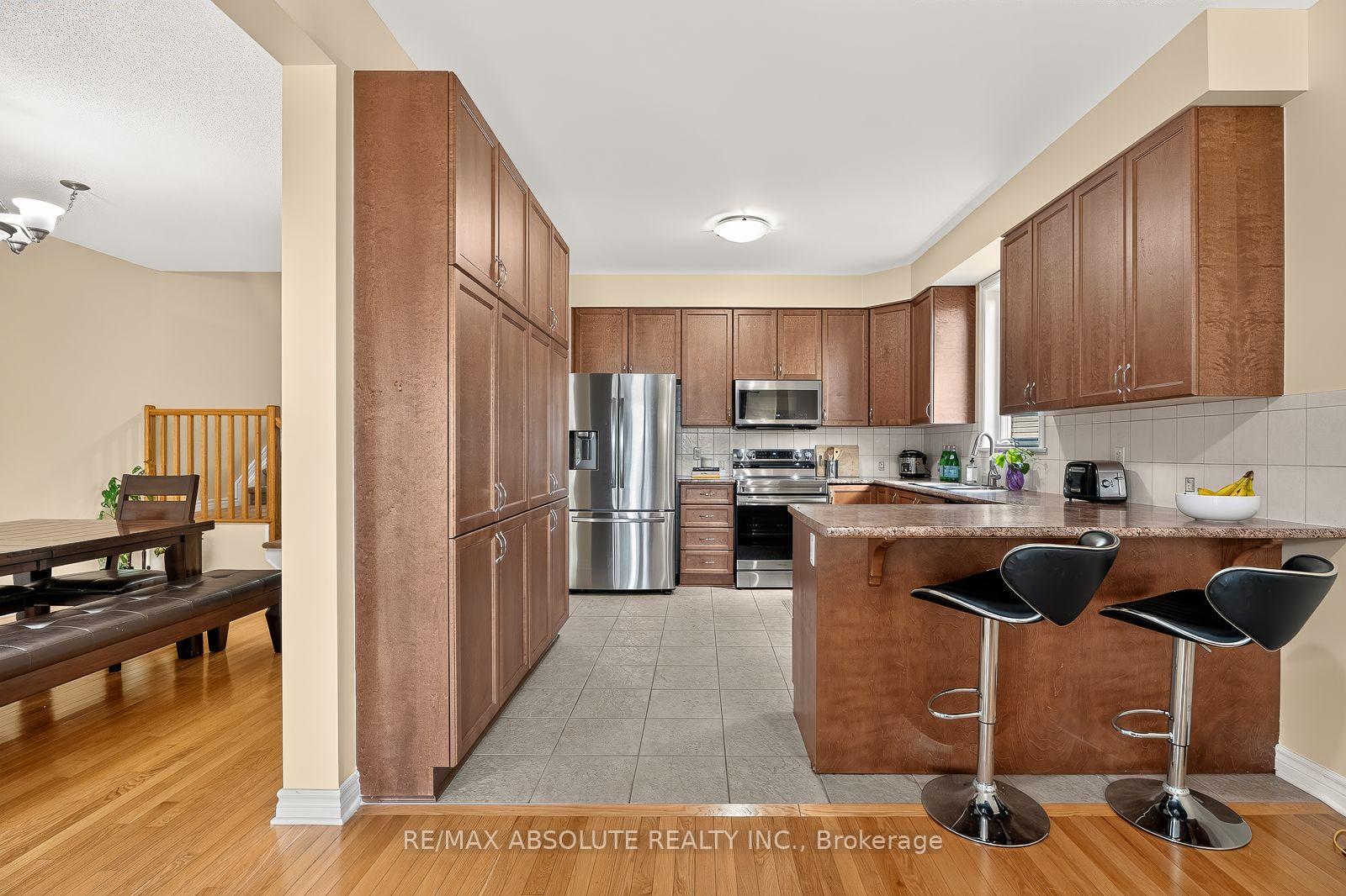 Photo 13 of 1070 Northgraves Crescent, Ottawa, Kanata - Emerald Meadows/Trailwest — HOMEH
