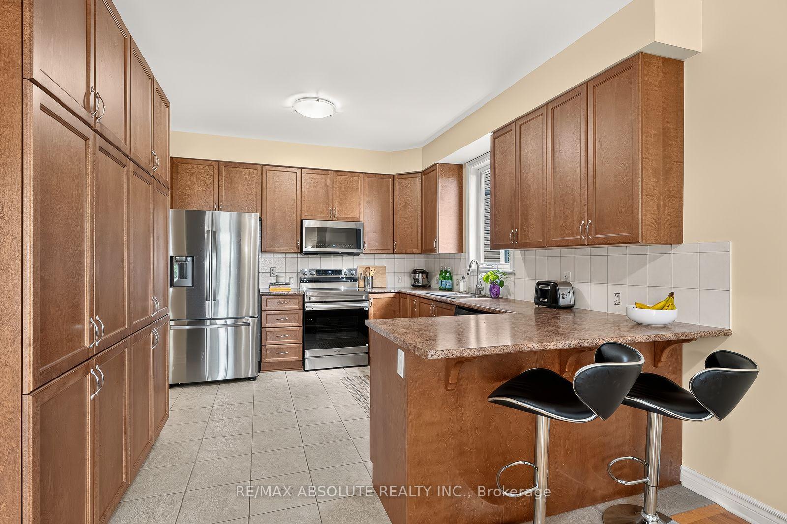 Photo 14 of 1070 Northgraves Crescent, Ottawa, Kanata - Emerald Meadows/Trailwest — HOMEH