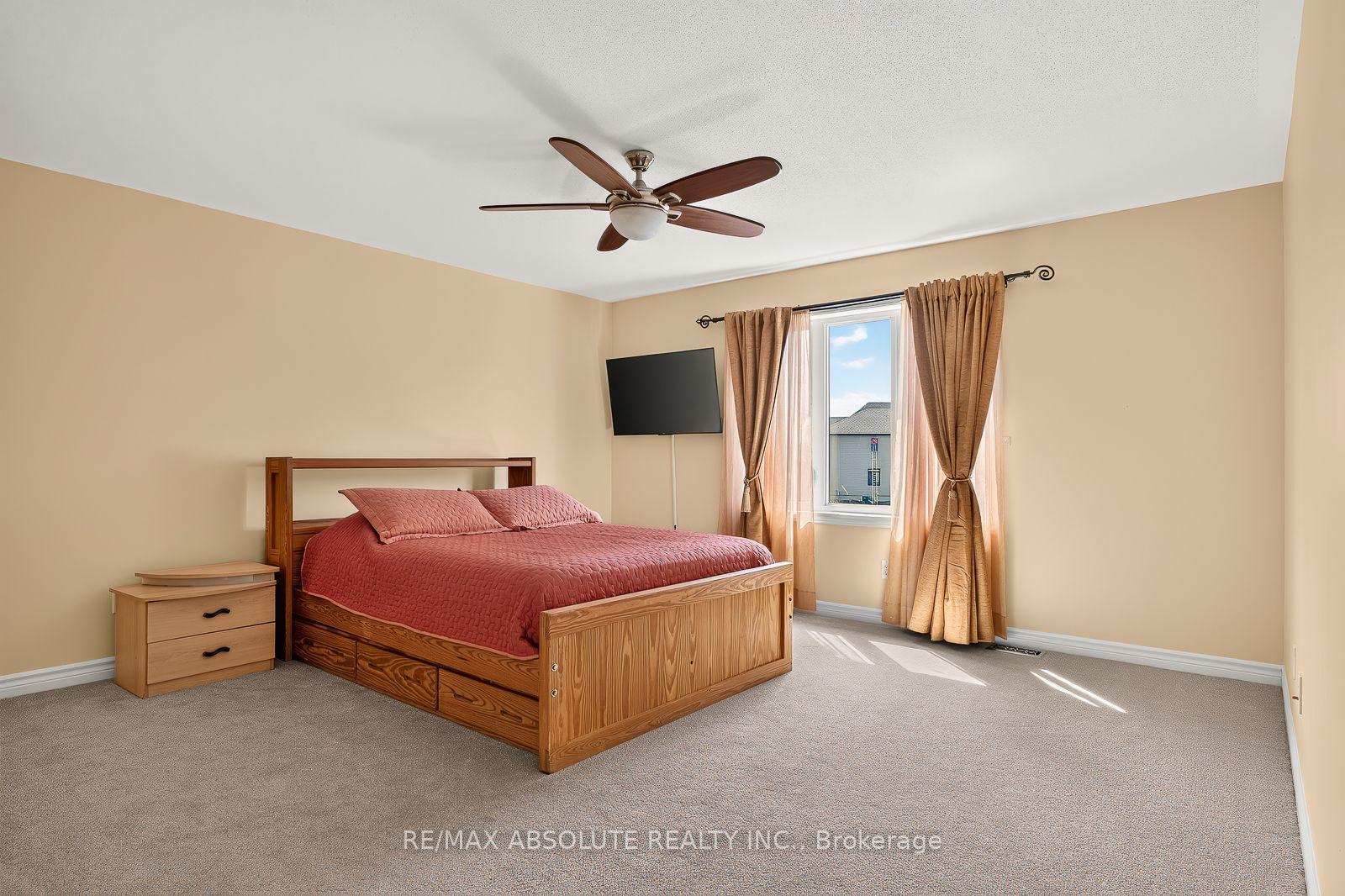 Photo 20 of 1070 Northgraves Crescent, Ottawa, Kanata - Emerald Meadows/Trailwest — HOMEH