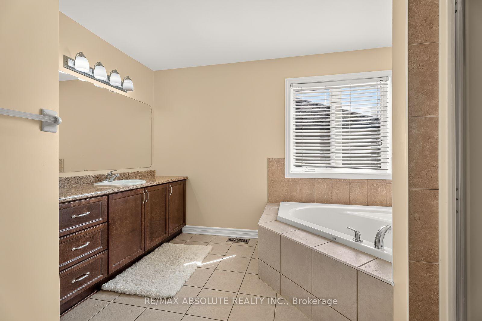 Photo 21 of 1070 Northgraves Crescent, Ottawa, Kanata - Emerald Meadows/Trailwest — HOMEH