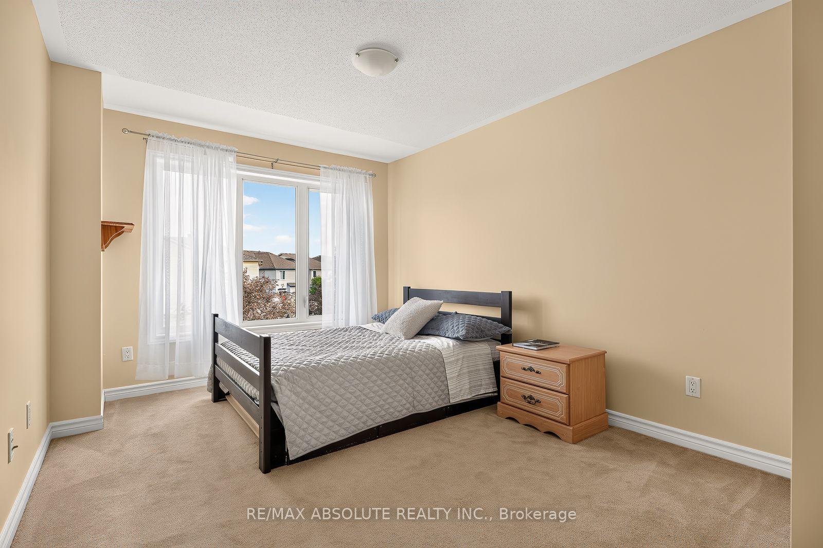 Photo 24 of 1070 Northgraves Crescent, Ottawa, Kanata - Emerald Meadows/Trailwest — HOMEH