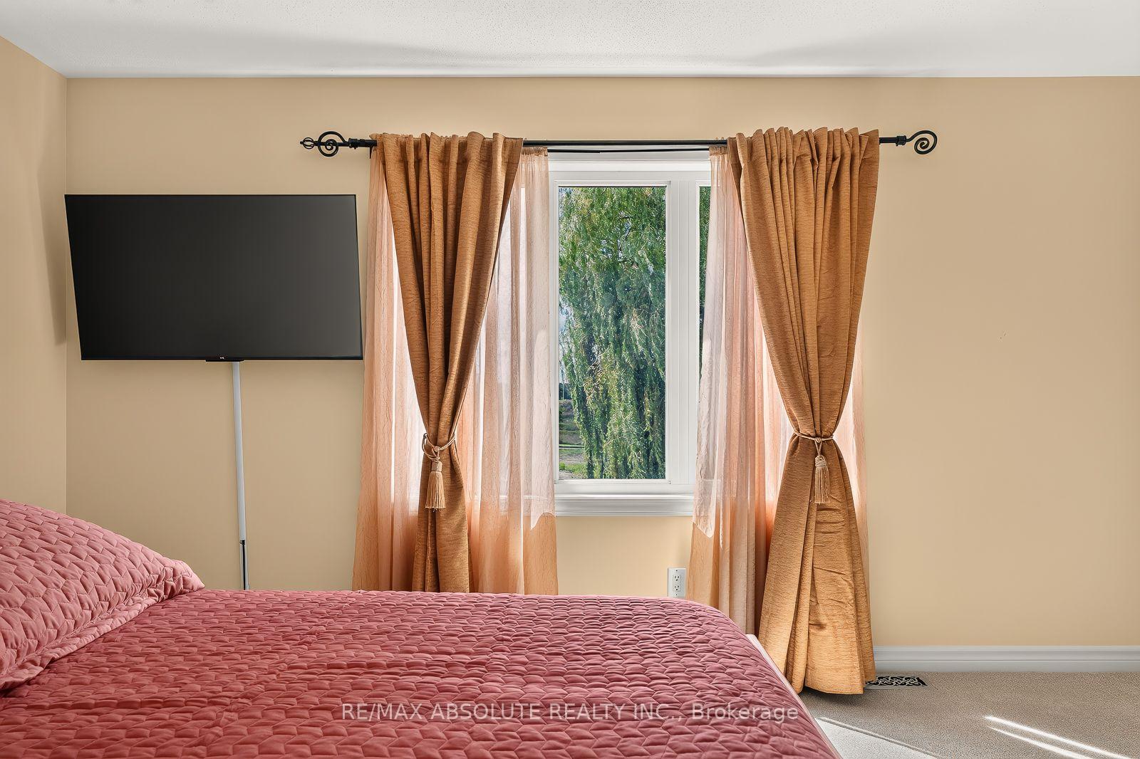 Photo 22 of 1070 Northgraves Crescent, Ottawa, Kanata - Emerald Meadows/Trailwest — HOMEH