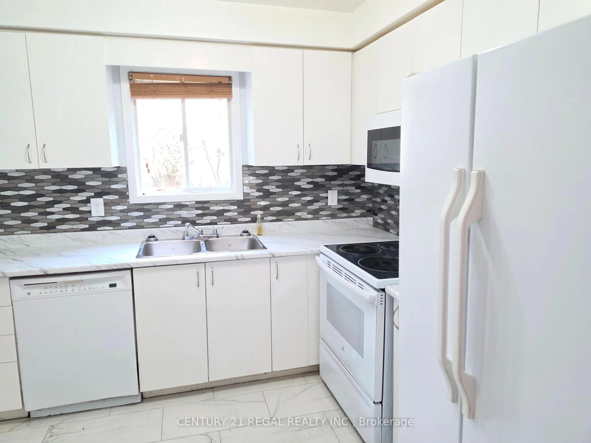 Photo 46 of 67 Fulton Crescent, Whitby, Williamsburg — HOMEH