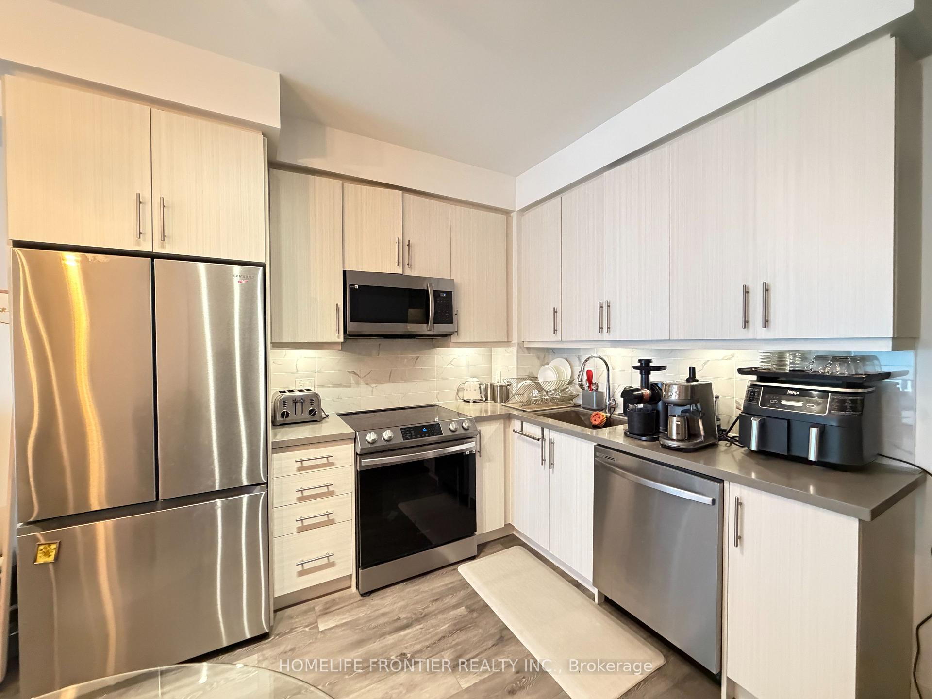 Photo 13 of Unit 607, 105 Oneida Crescent, Richmond Hill, Langstaff — HOMEH