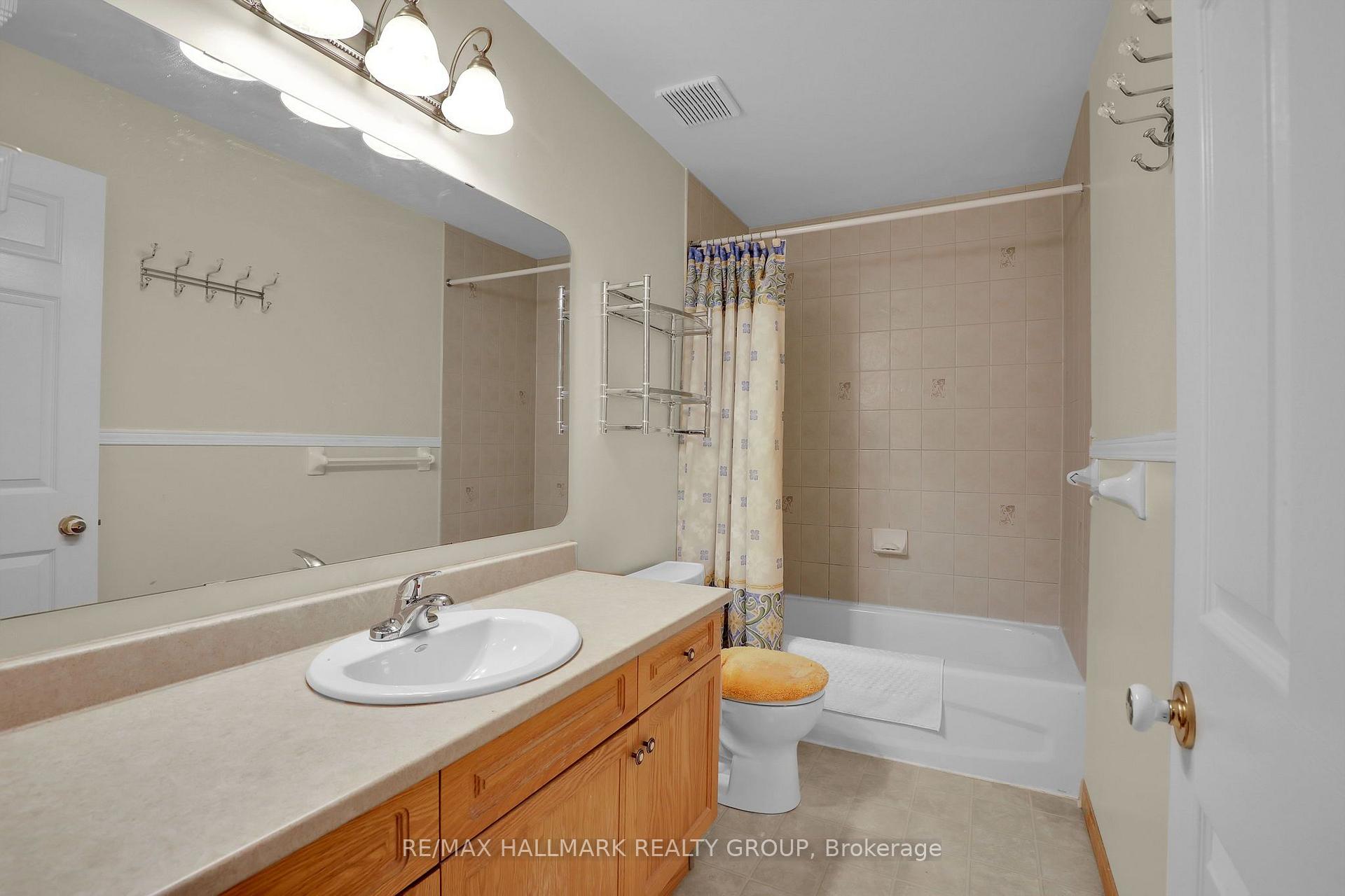 Photo 13 of 11 Riverstone Drive, Ottawa, Barrhaven - Stonebridge — HOMEH