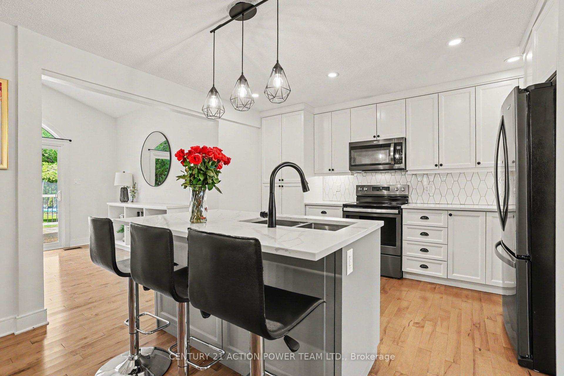 Photo 14 of 980 Galaxie Avenue, Ottawa, Navan — HOMEH