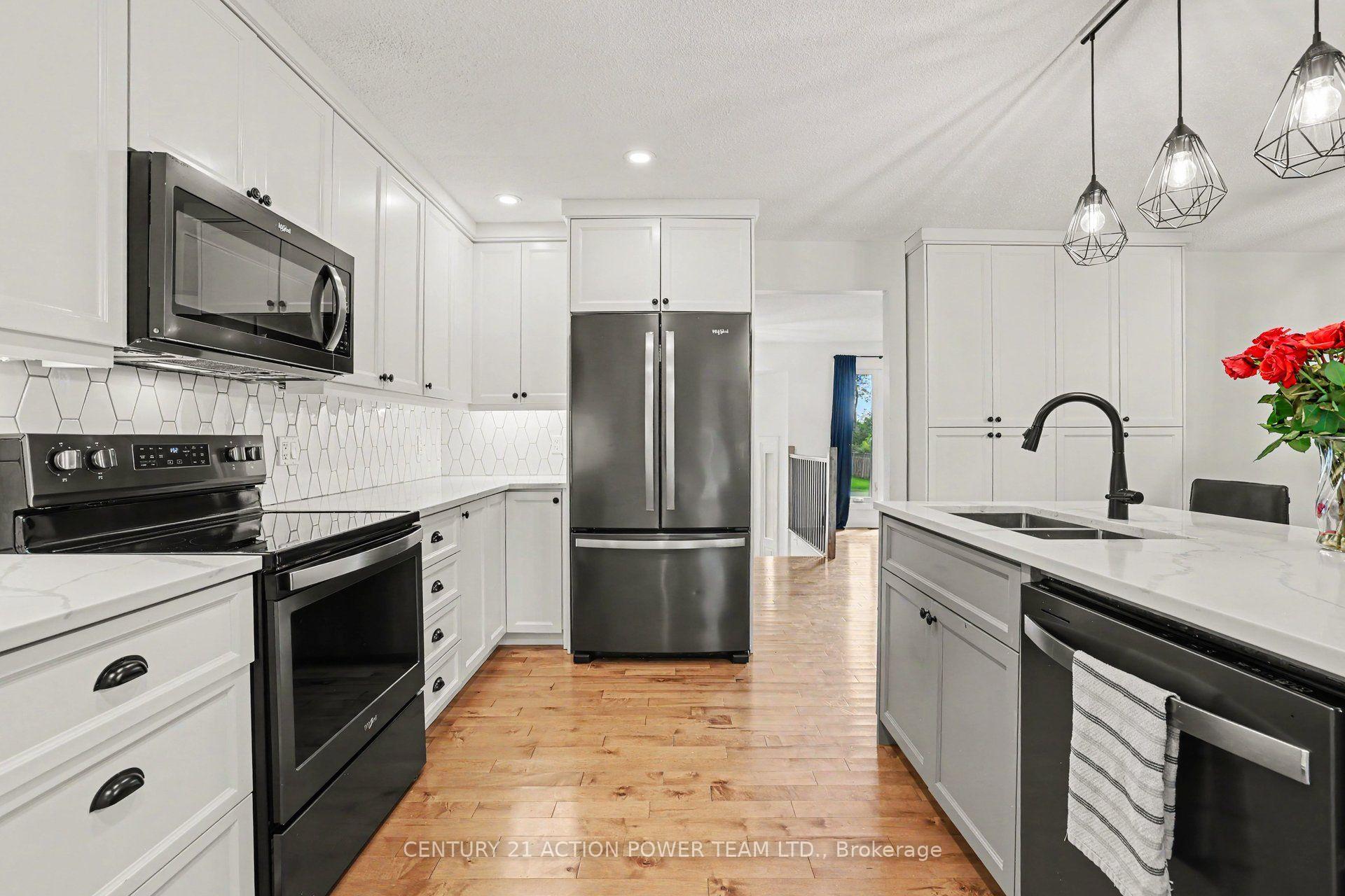 Photo 17 of 980 Galaxie Avenue, Ottawa, Navan — HOMEH