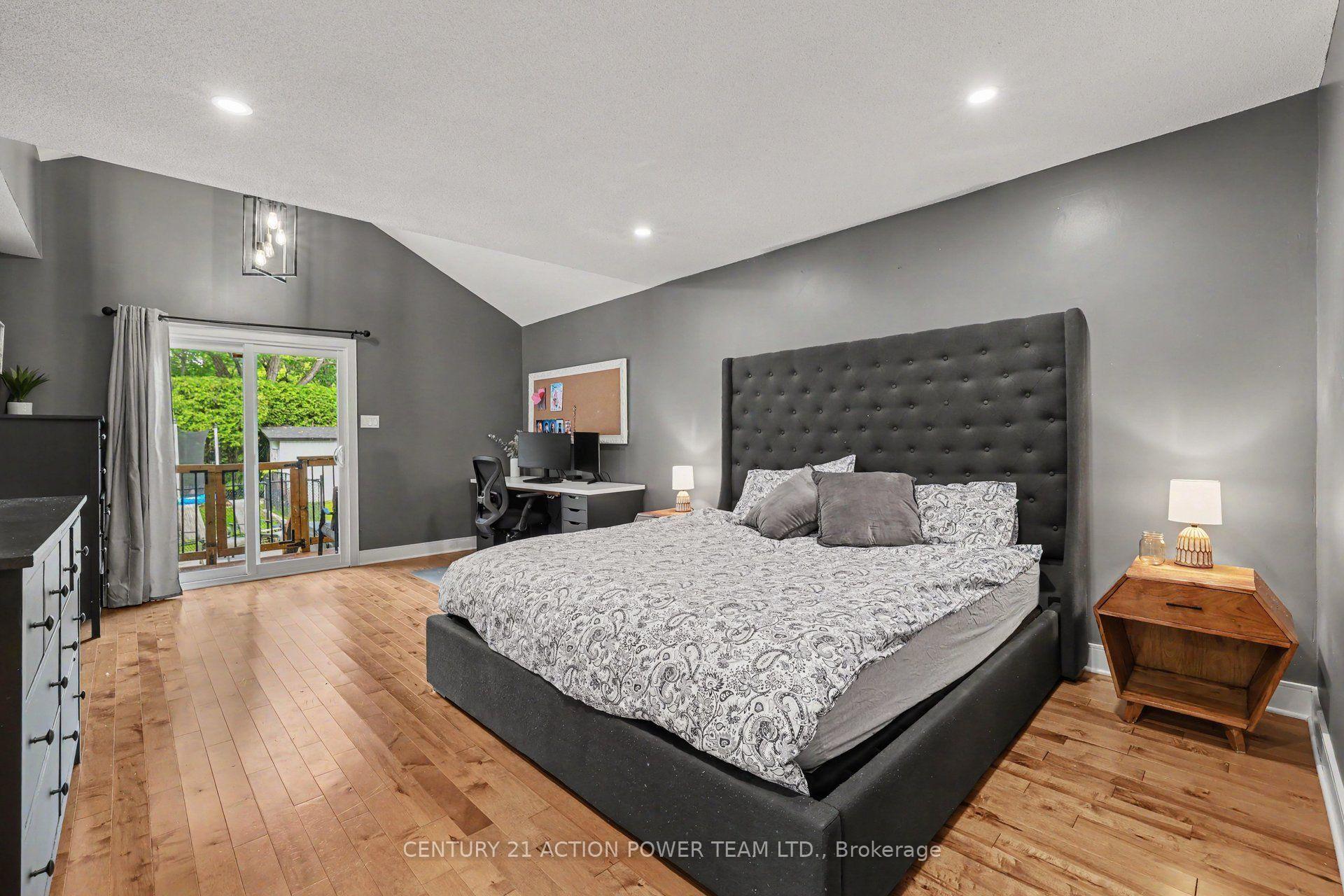 Photo 23 of 980 Galaxie Avenue, Ottawa, Navan — HOMEH