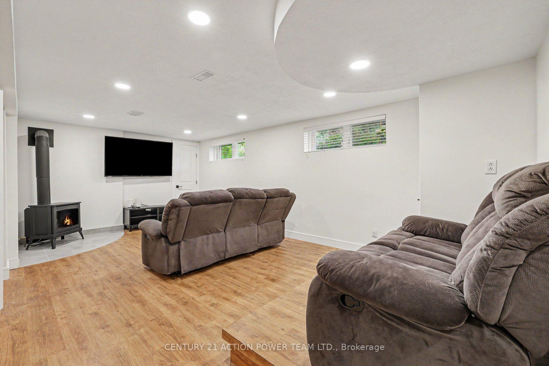 Photo 30 of 980 Galaxie Avenue, Ottawa, Navan — HOMEH