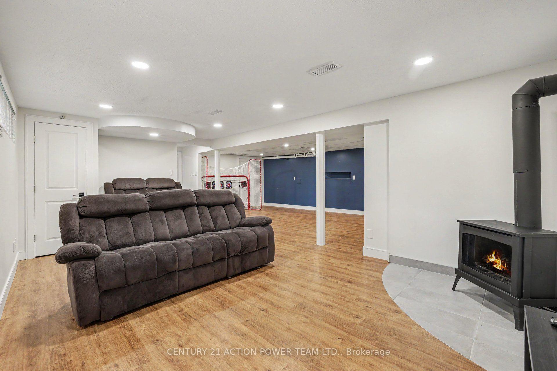 Photo 31 of 980 Galaxie Avenue, Ottawa, Navan — HOMEH