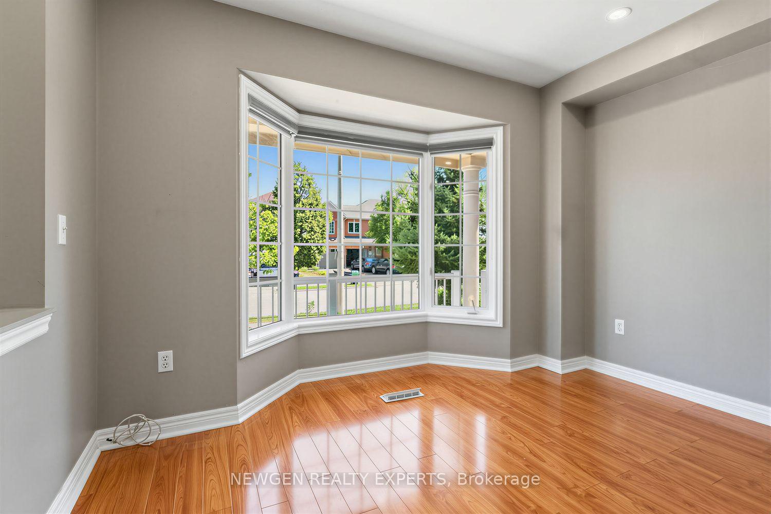 Photo 6 of 10 Checkerberry Crescent, Brampton, Sandringham-Wellington — HOMEH