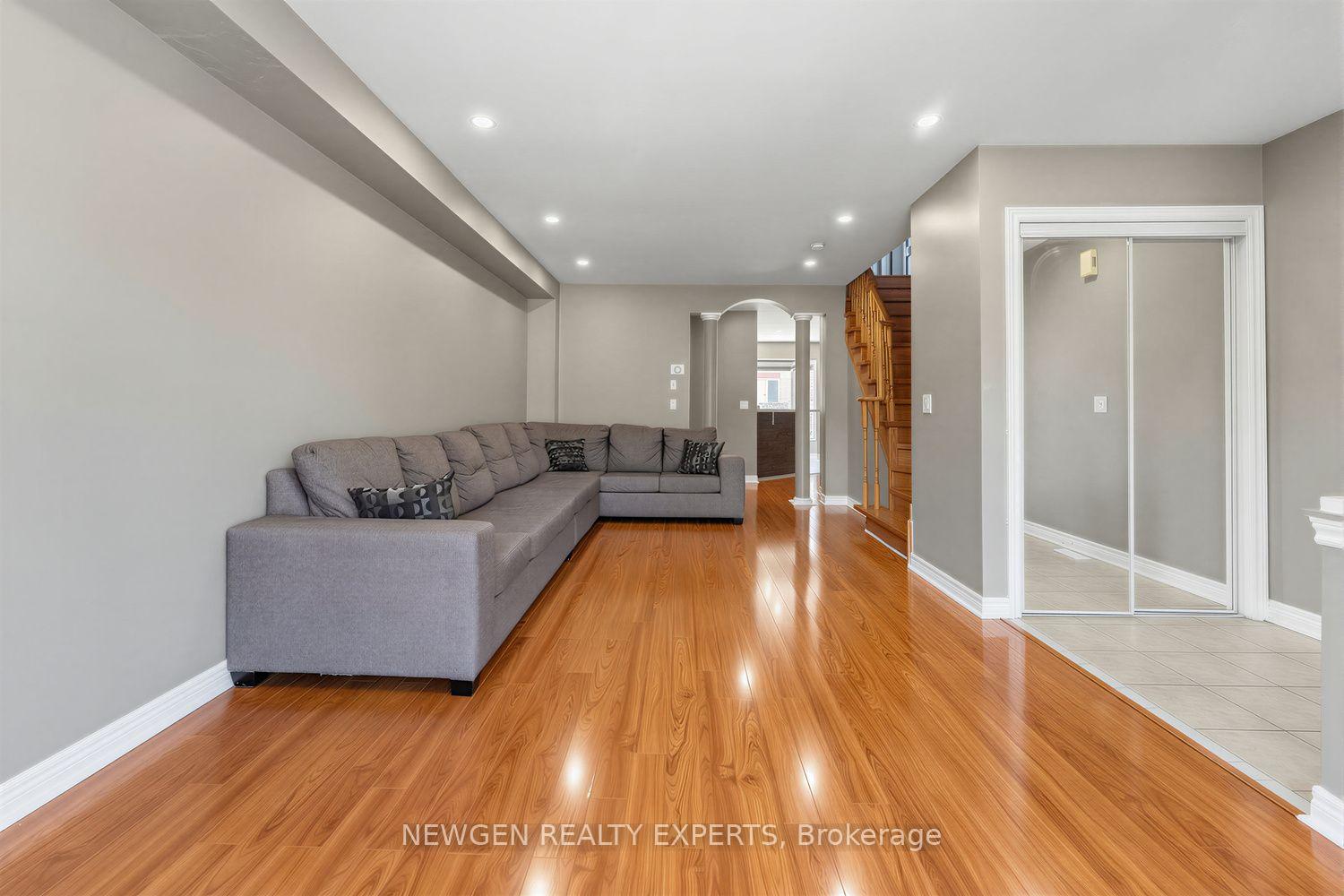 Photo 7 of 10 Checkerberry Crescent, Brampton, Sandringham-Wellington — HOMEH