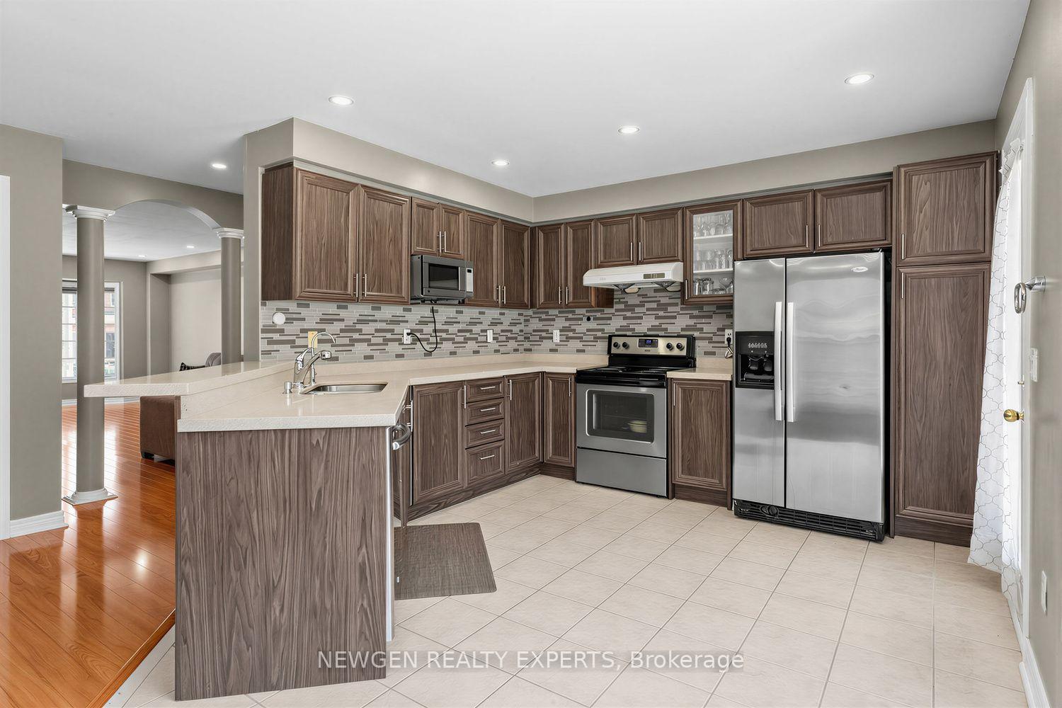 Photo 11 of 10 Checkerberry Crescent, Brampton, Sandringham-Wellington — HOMEH