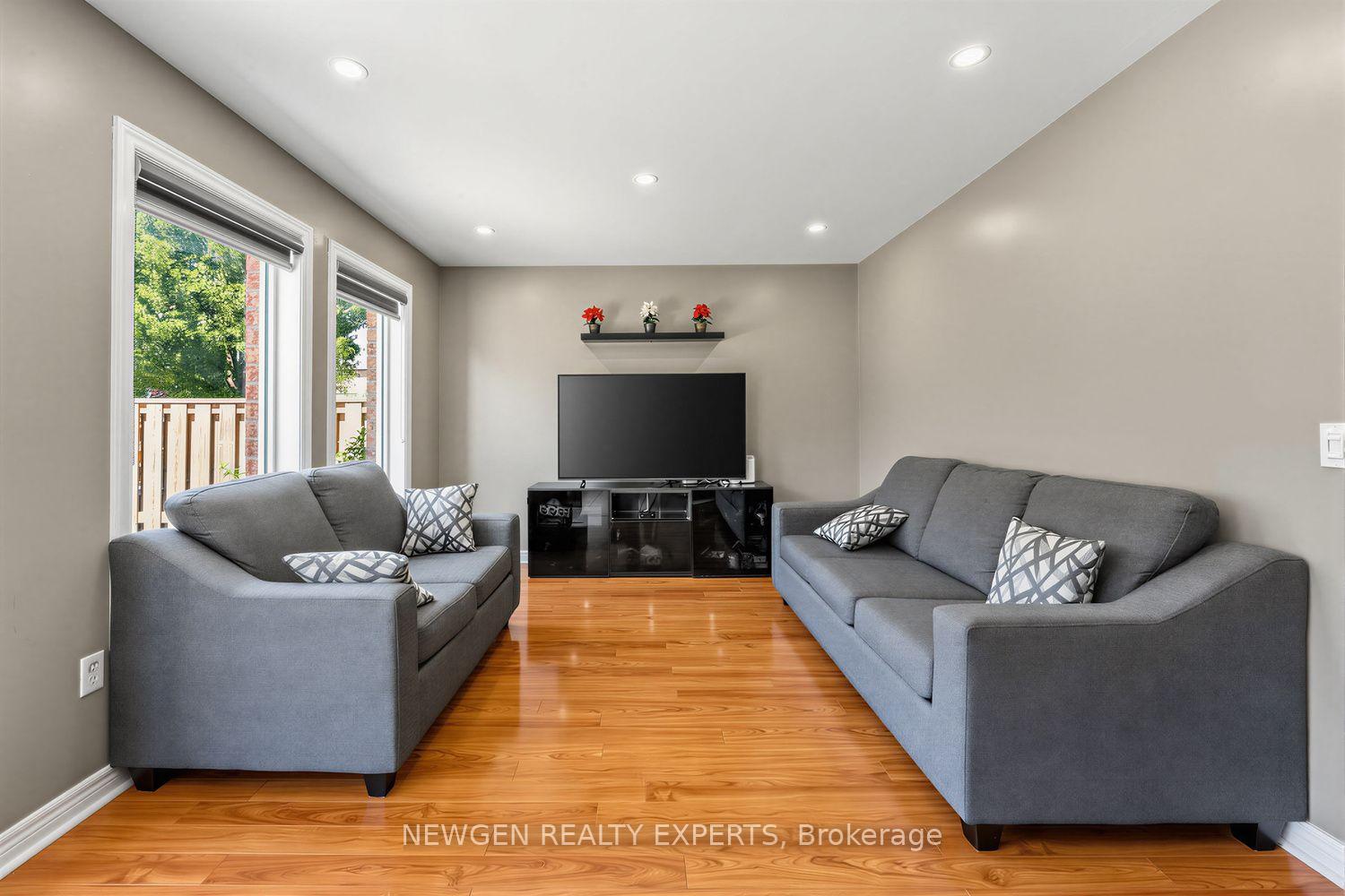 Photo 14 of 10 Checkerberry Crescent, Brampton, Sandringham-Wellington — HOMEH